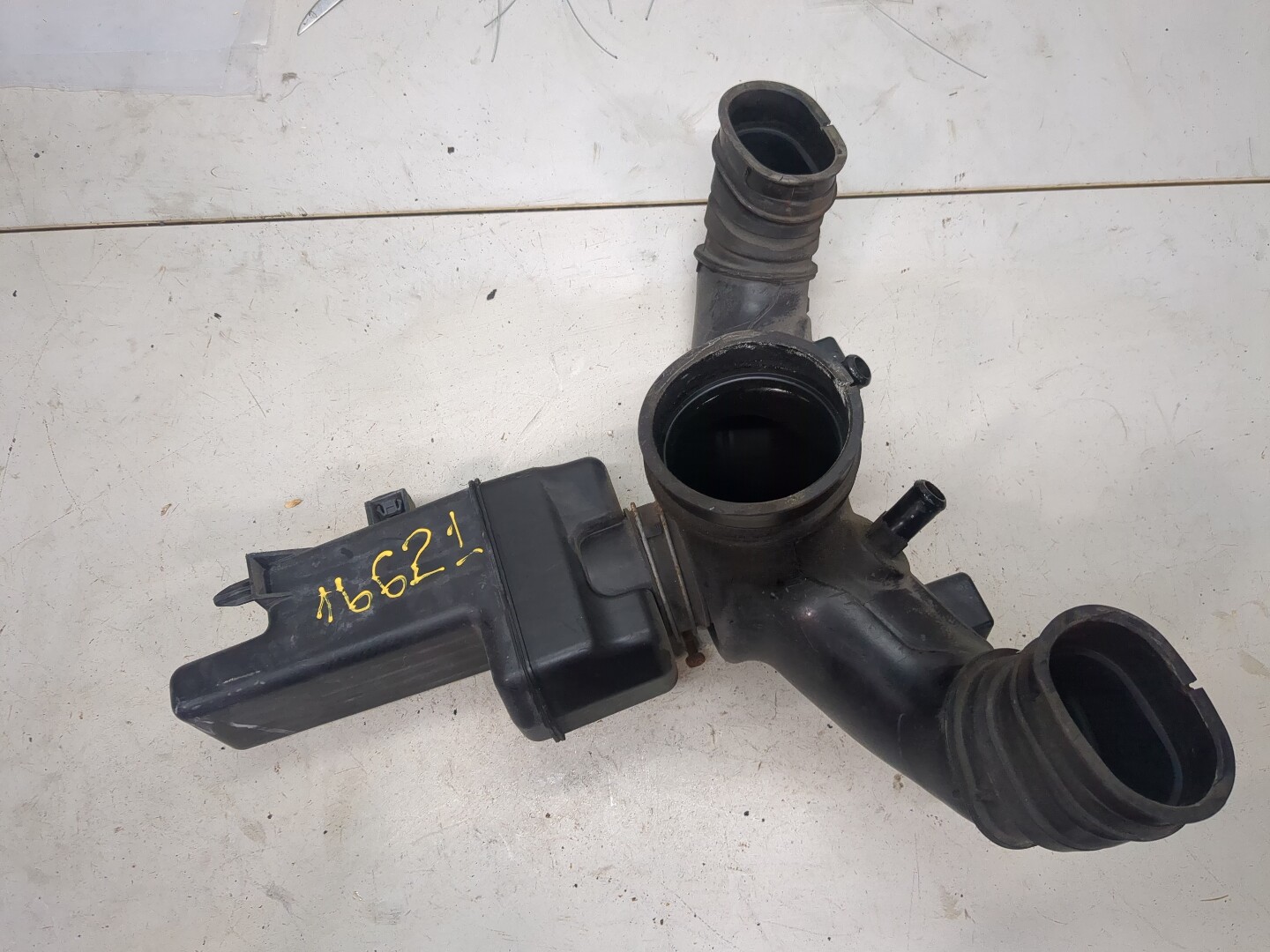 Патрубок воздушного фильтра