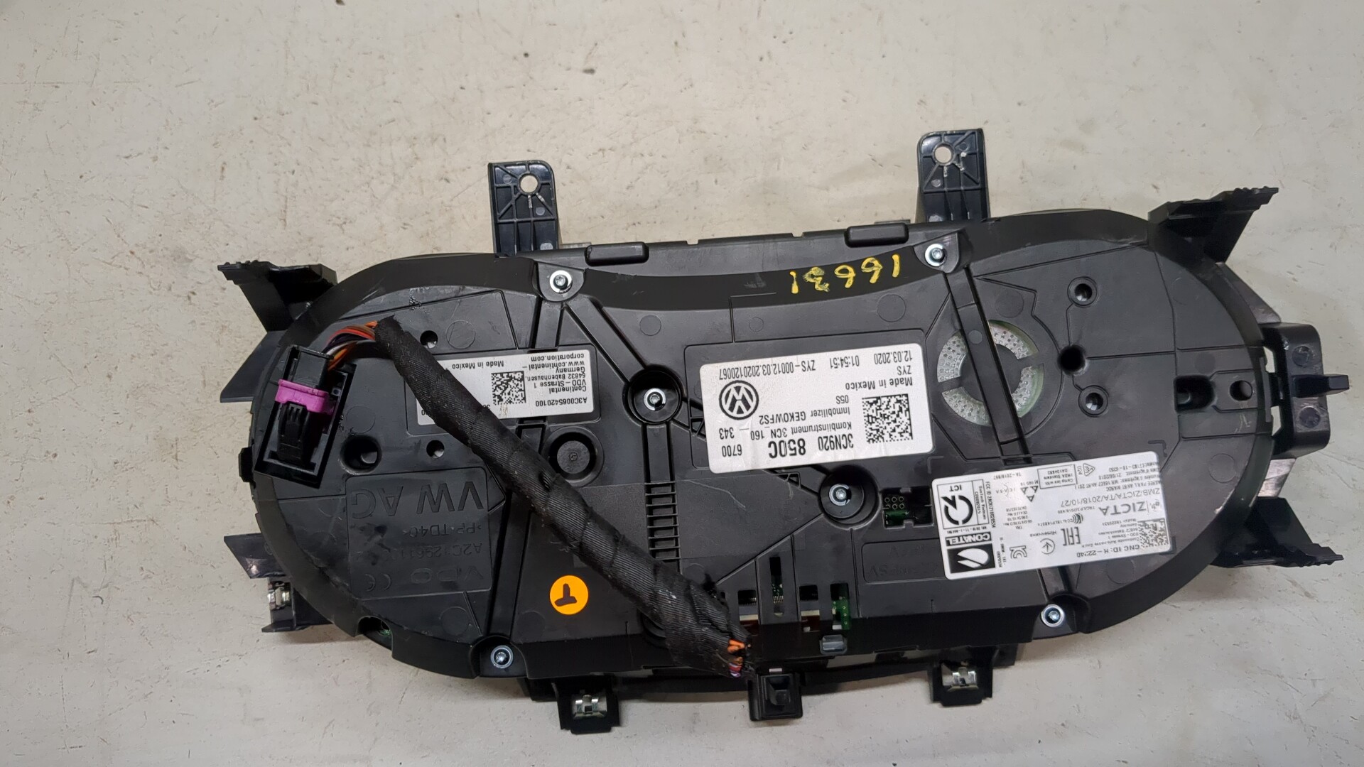 Панель приборов