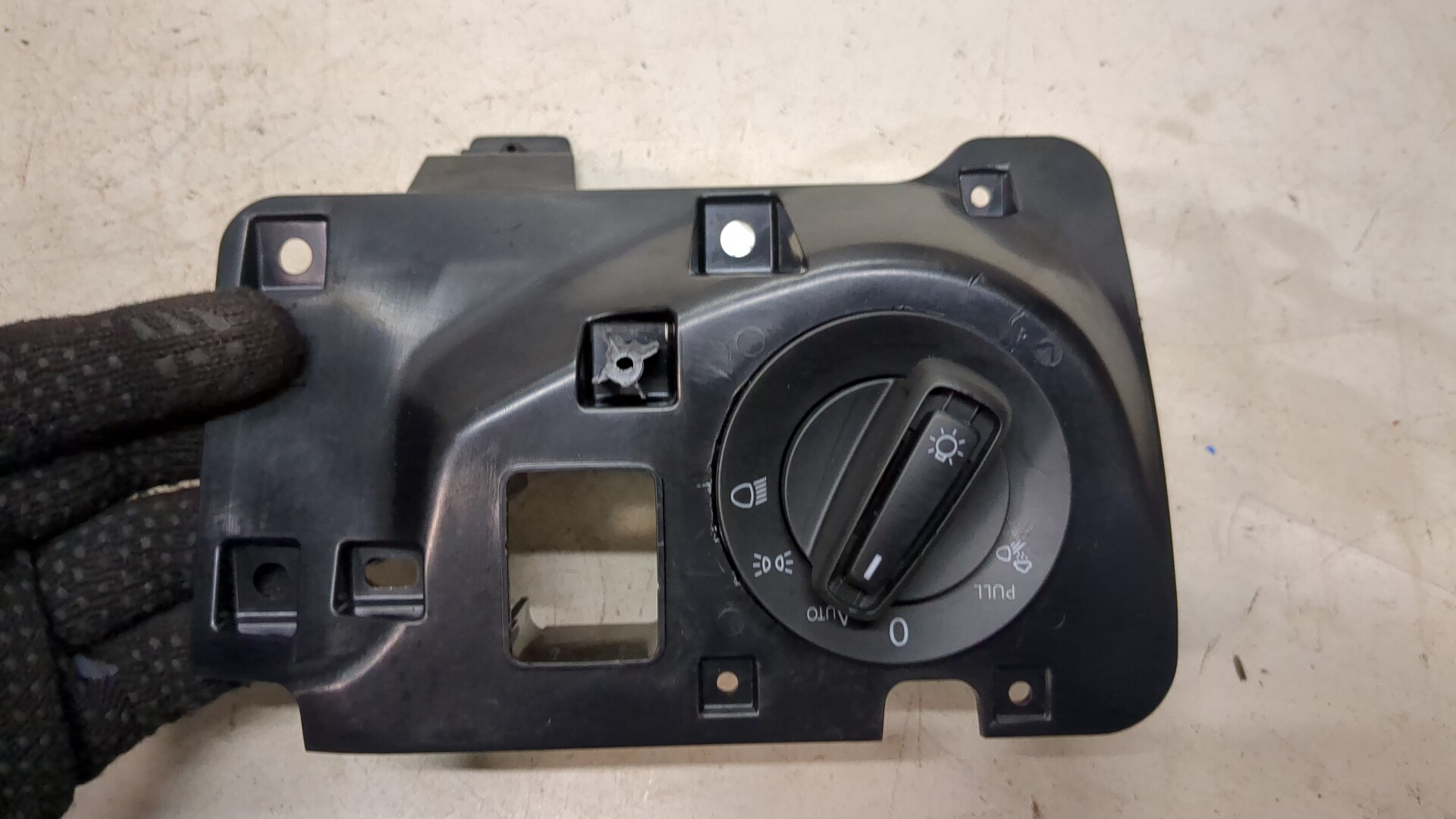 Переключатель света фар