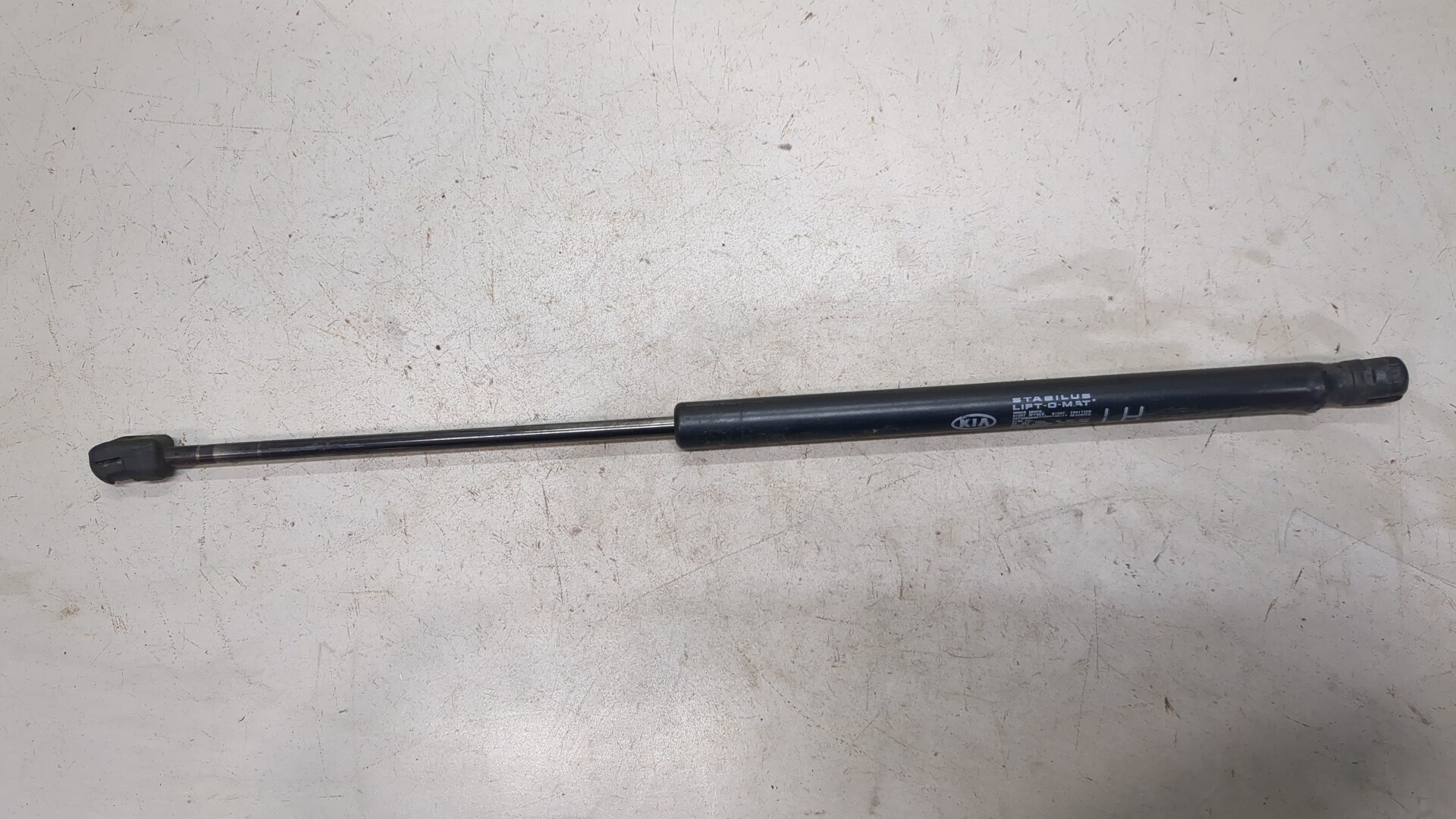 Амортизатор крышки багажника