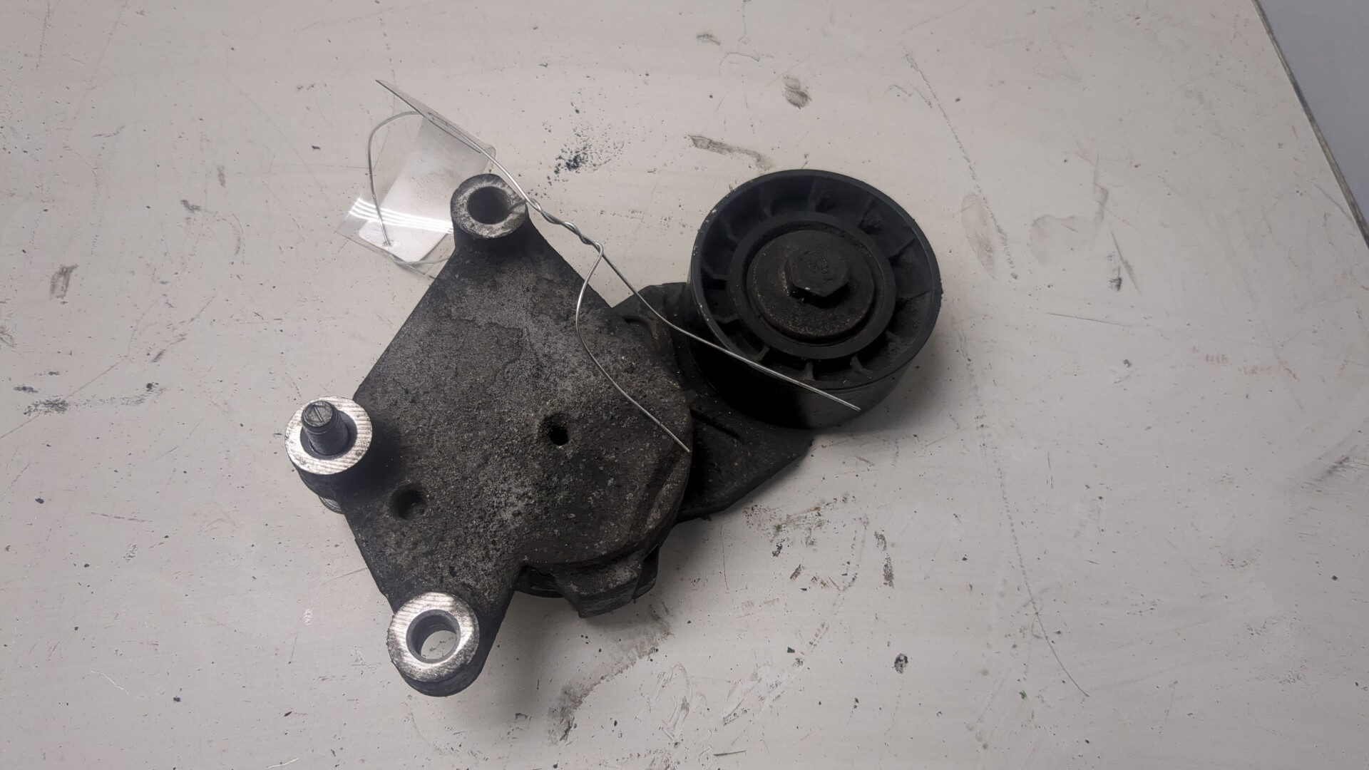 Натяжитель ремня