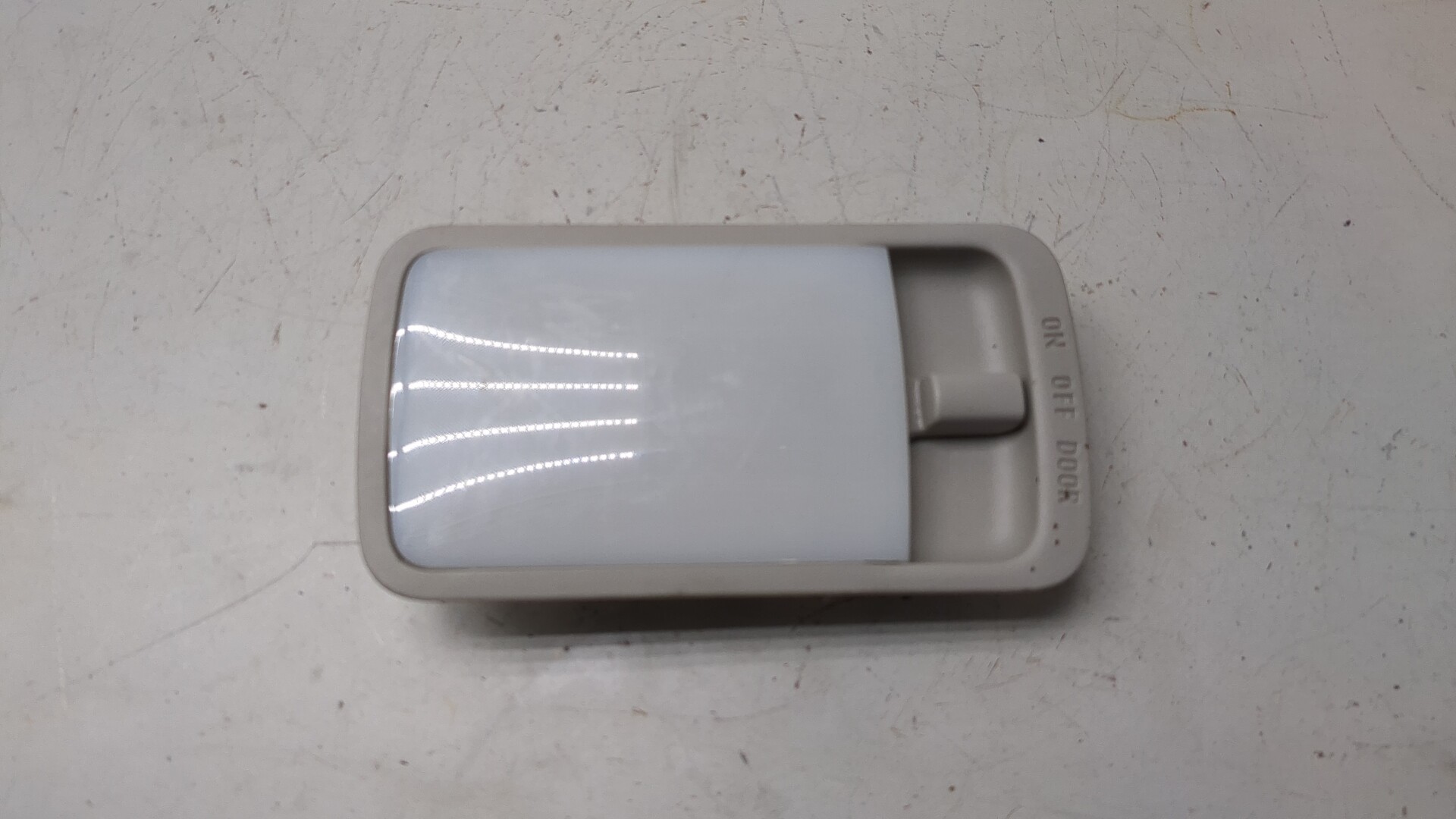 Плафон салонный