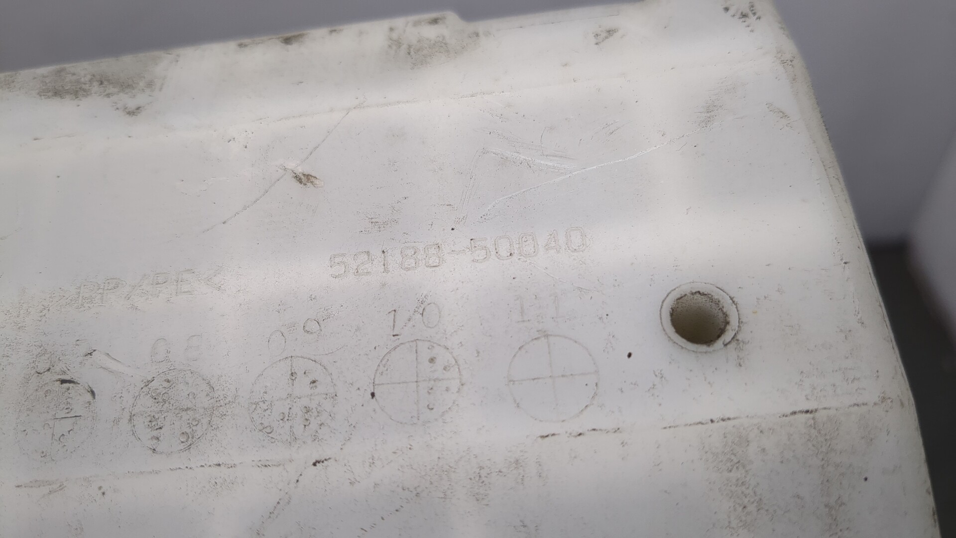 Кронштейн заднего бампера левый