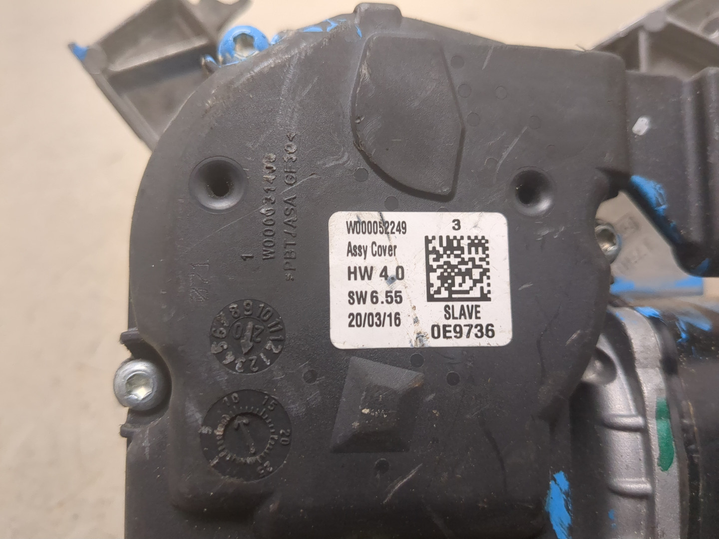 Моторчик стеклоочистителя передний