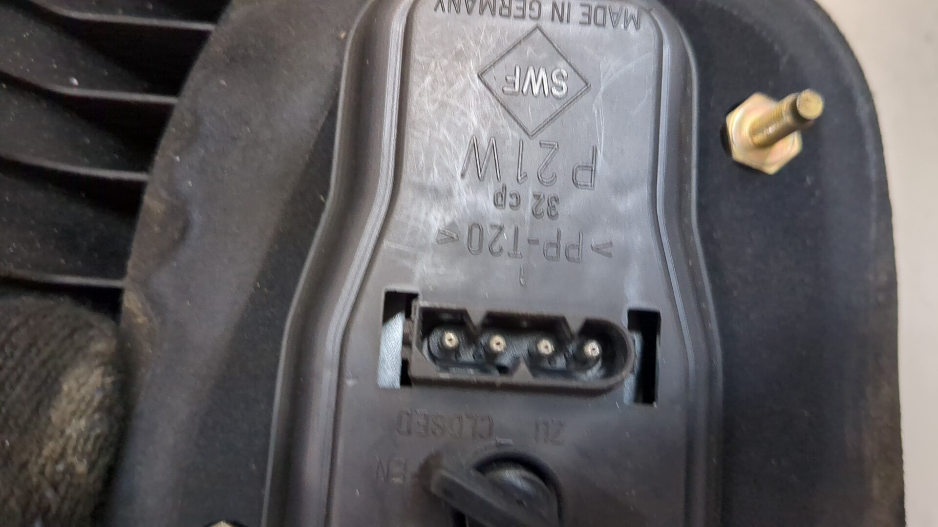 Фонарь задний левый