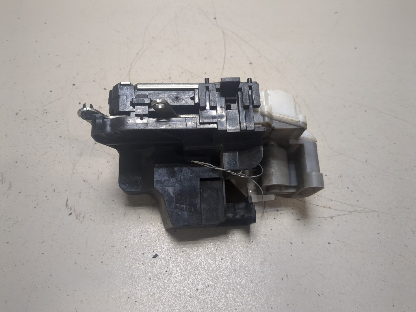 Замок двери сдвижной