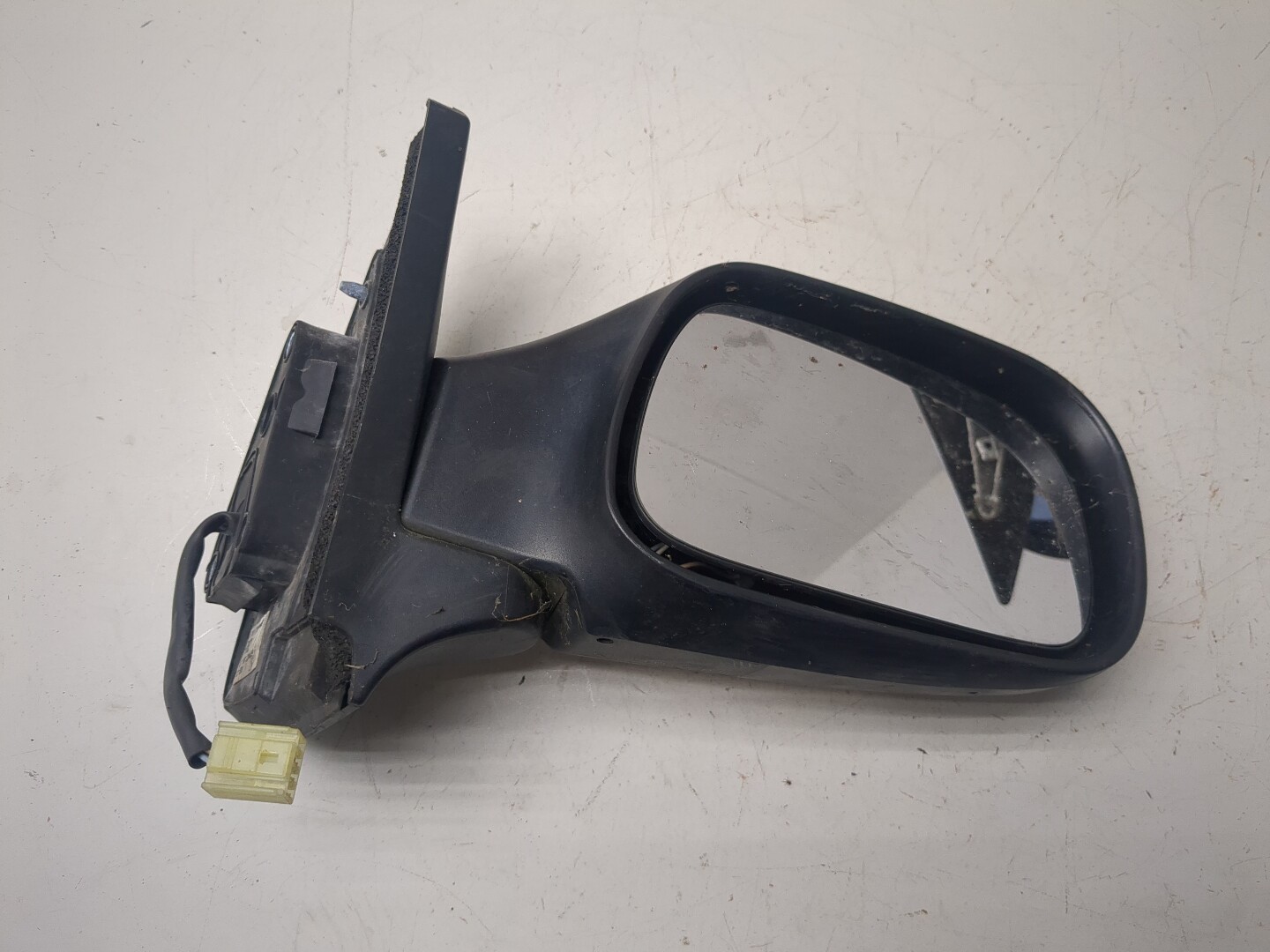 Зеркало правое электрическое