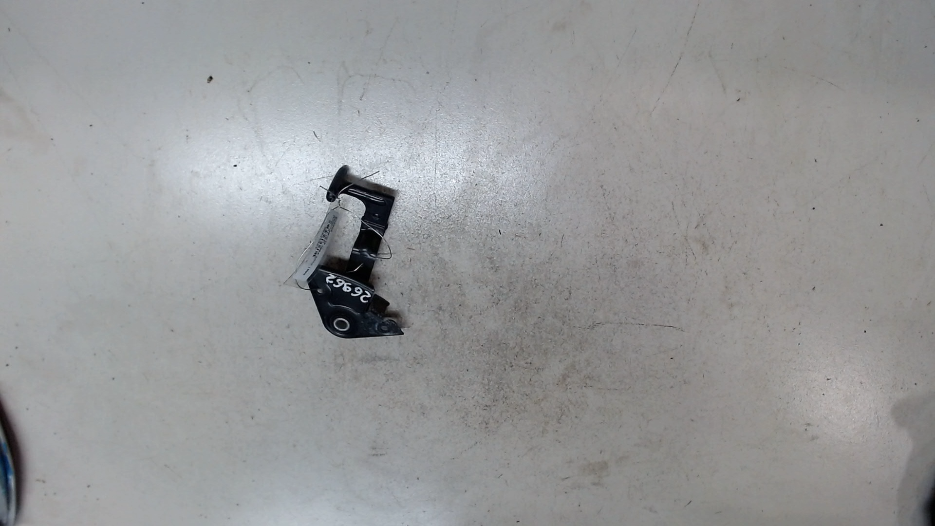 Ручка открывания капота