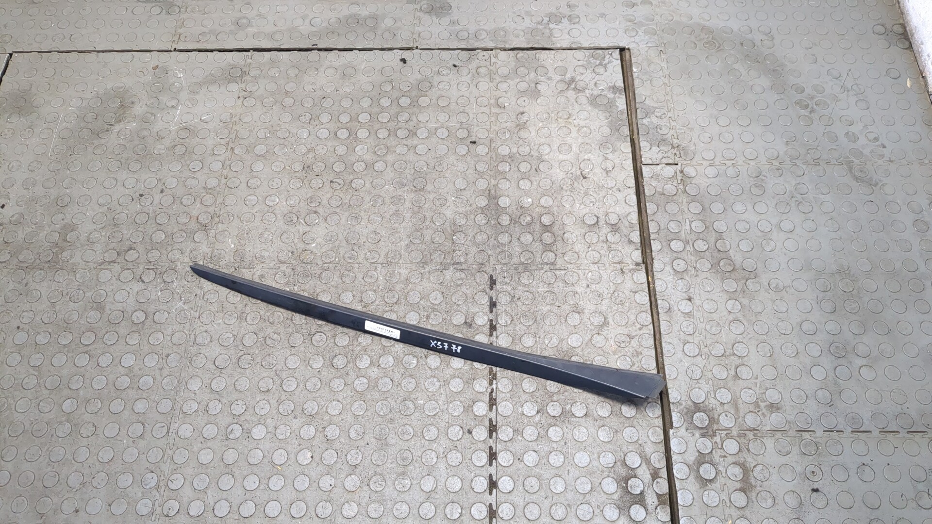 Молдинг лобового стекла