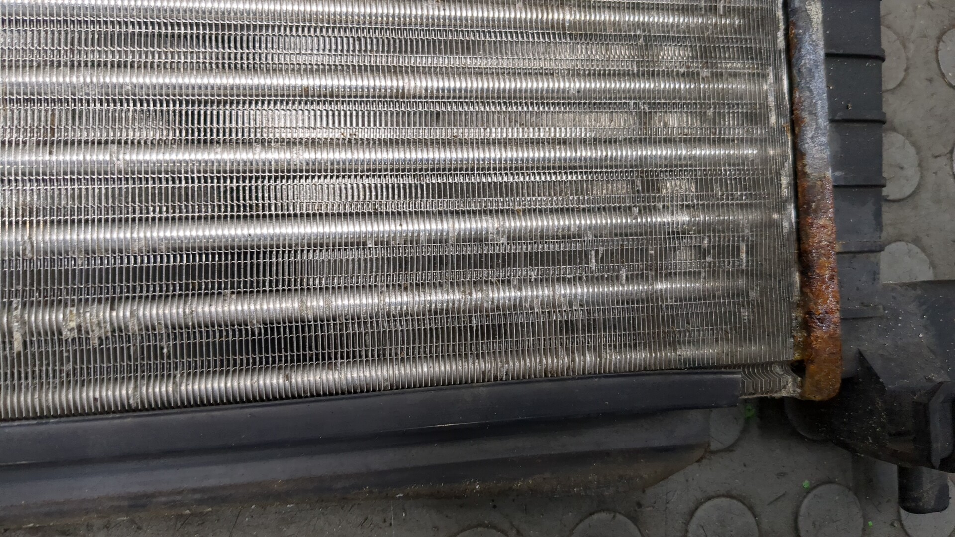 Радиатор охлаждения двигателя основной