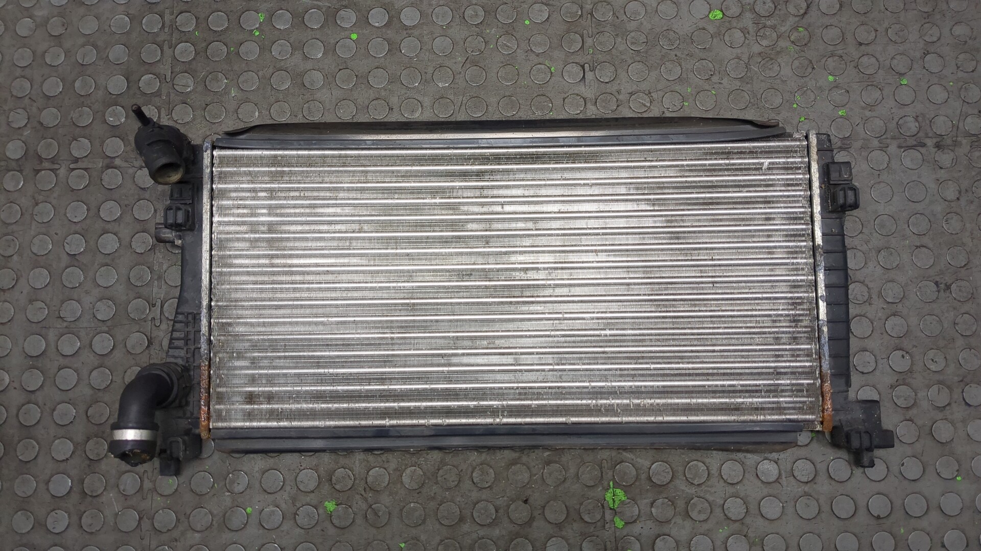 Радиатор охлаждения двигателя основной