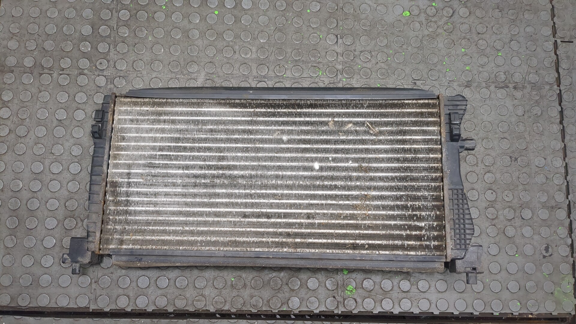 Радиатор охлаждения двигателя основной
