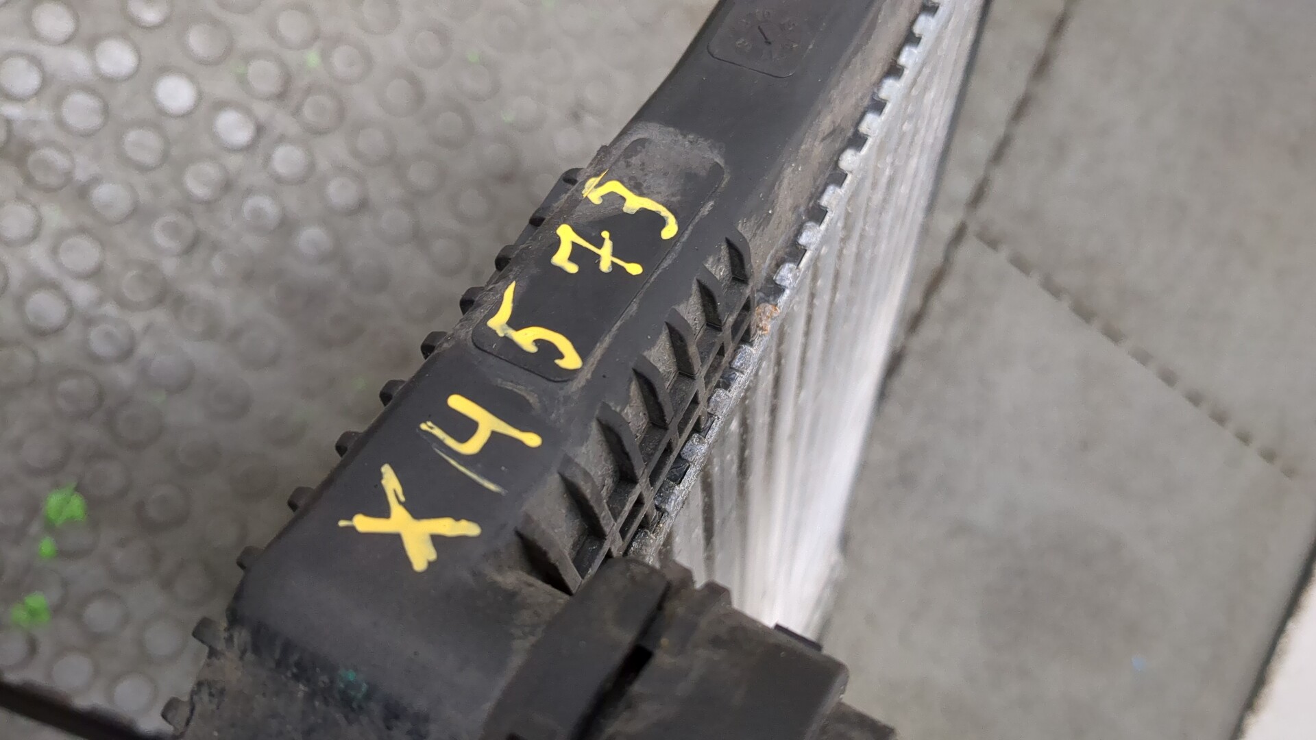 Радиатор охлаждения двигателя основной