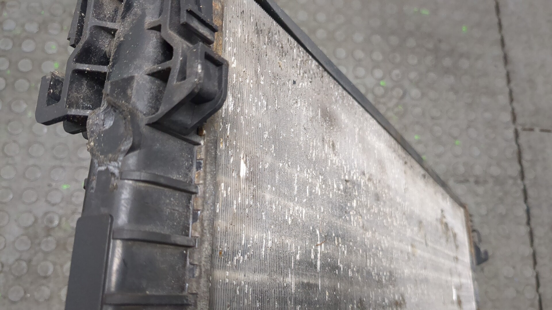 Радиатор охлаждения двигателя основной