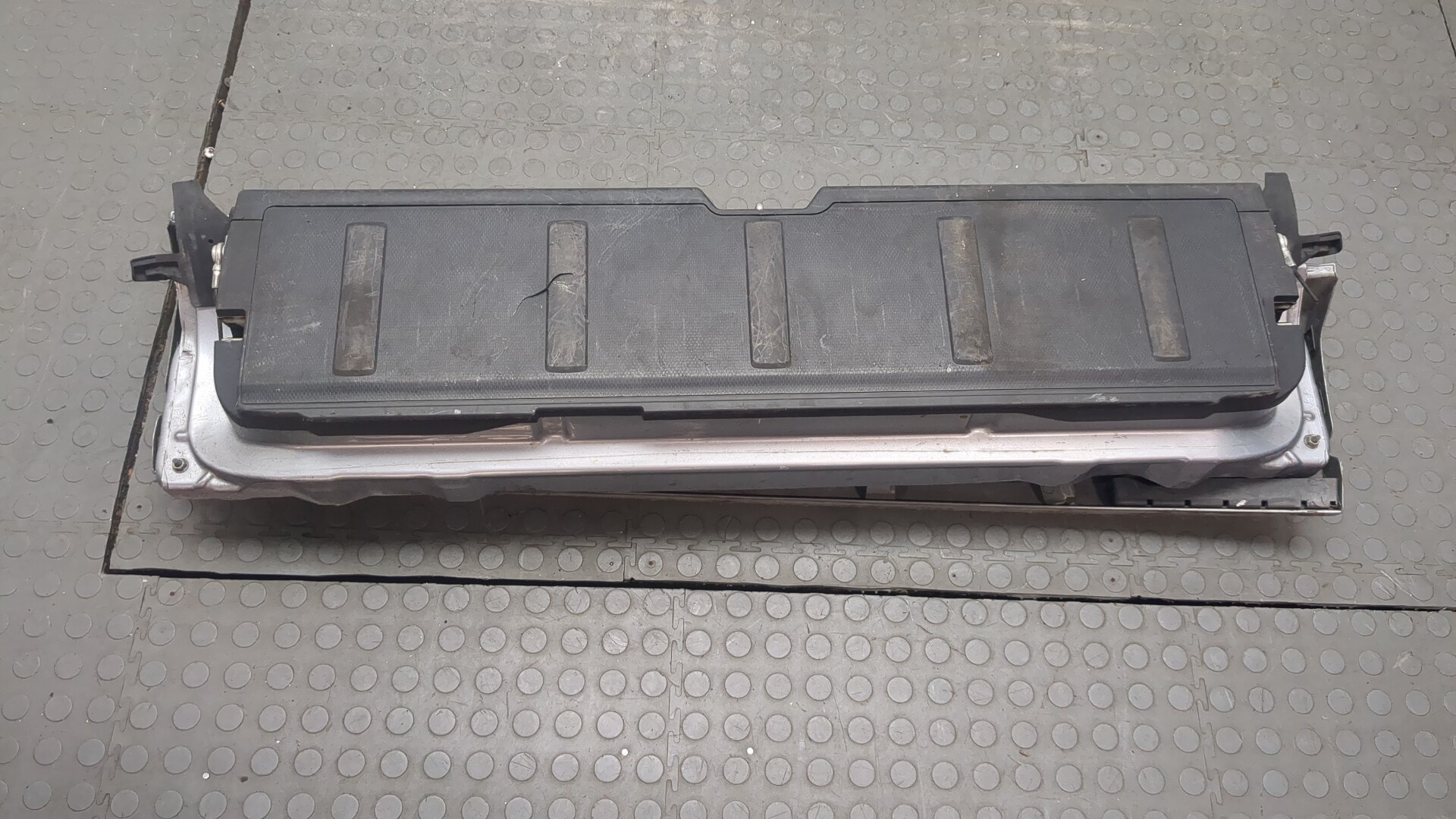 Дверь багажника нижняя (борт)