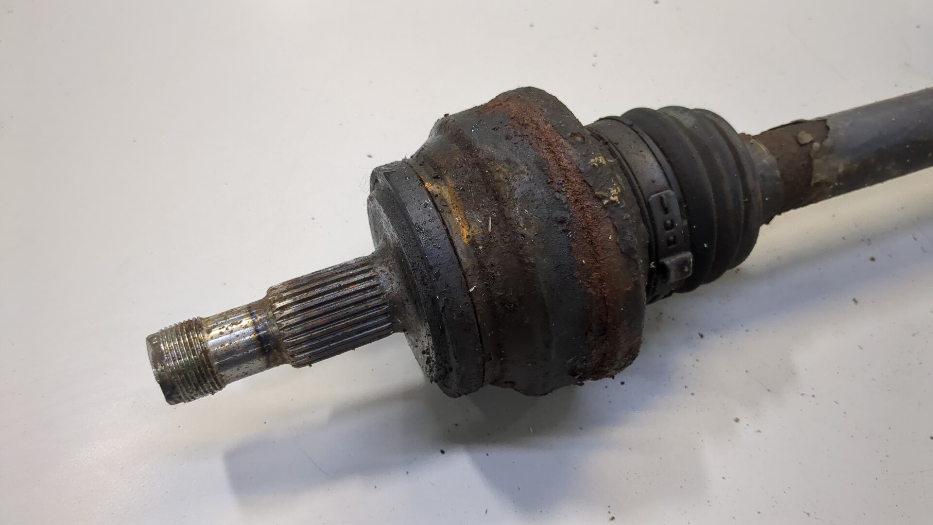 Полуось задняя