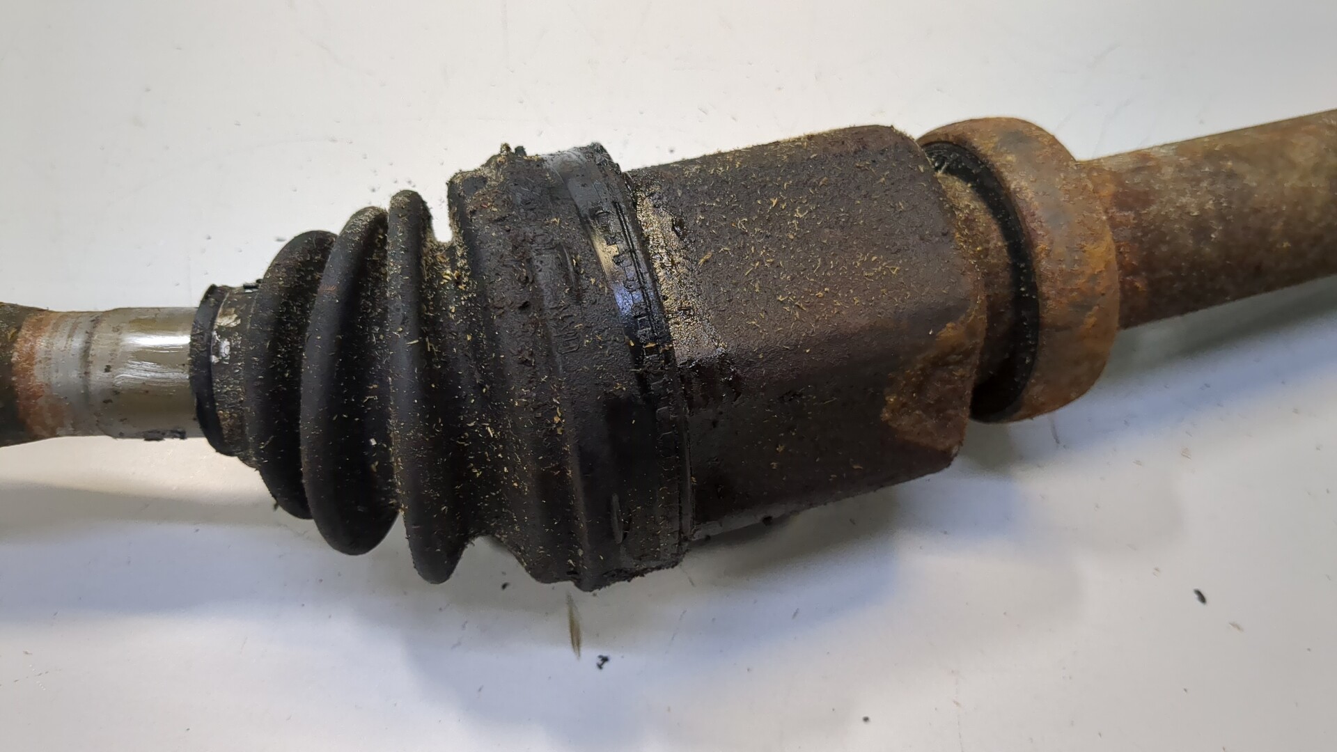 Полуось передняя правая