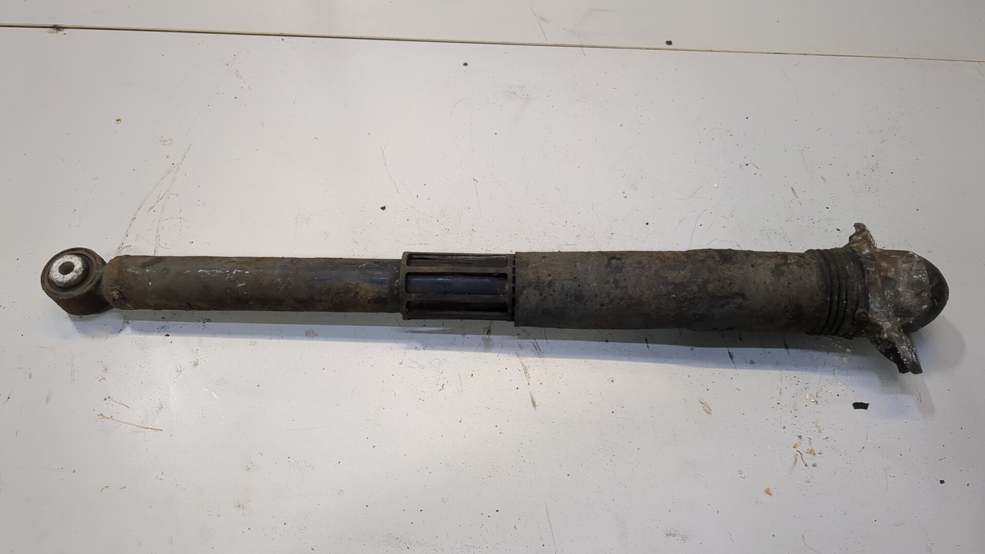 Амортизатор задний (стойка)