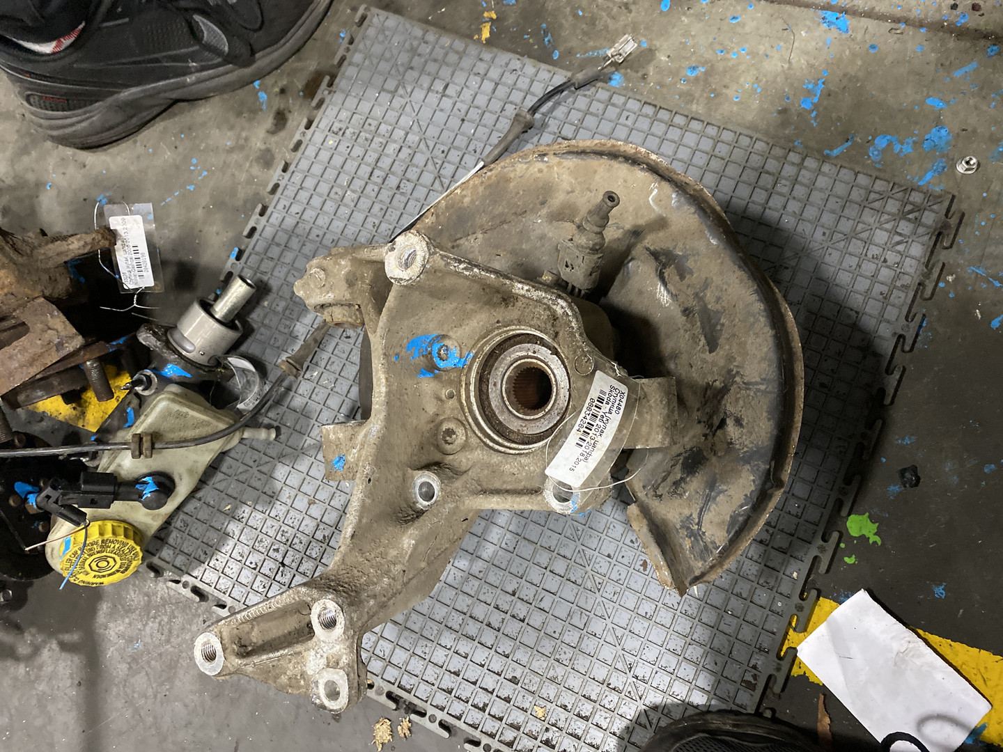 Кулак поворотный задний левый