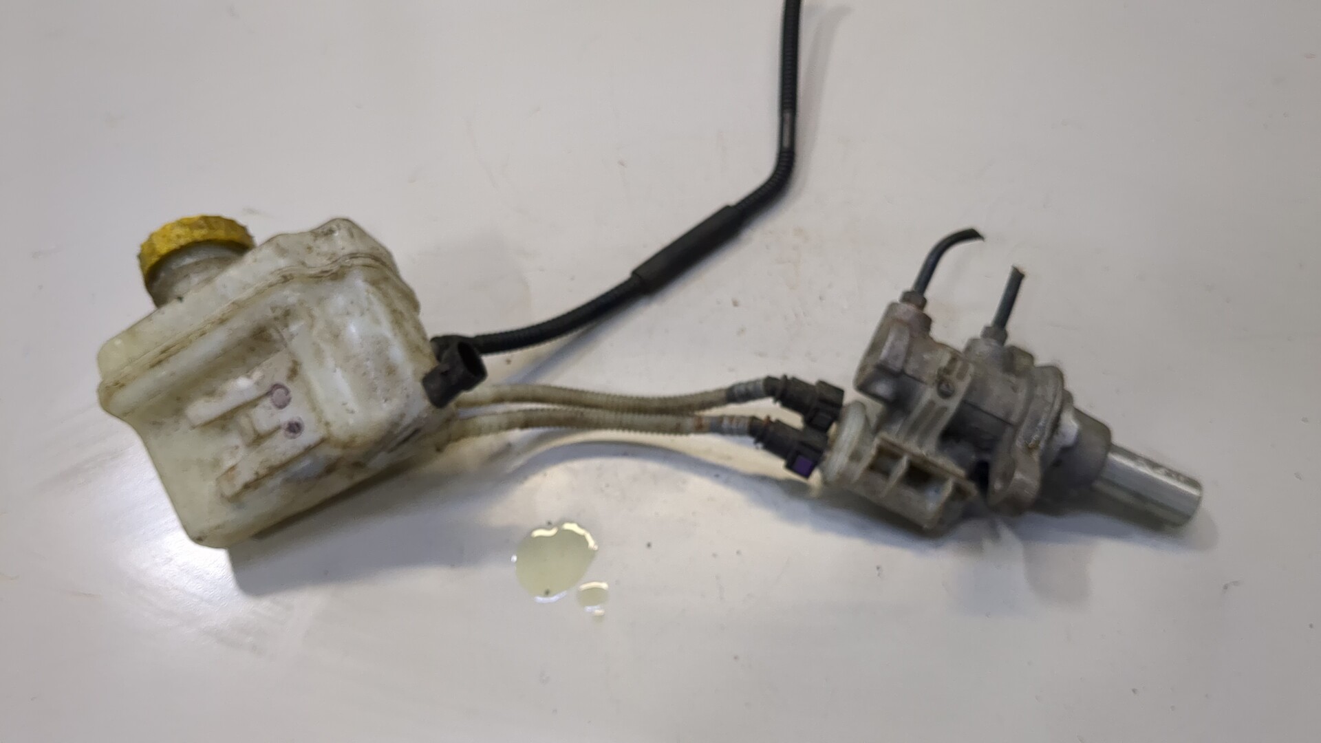 Цилиндр тормозной главный