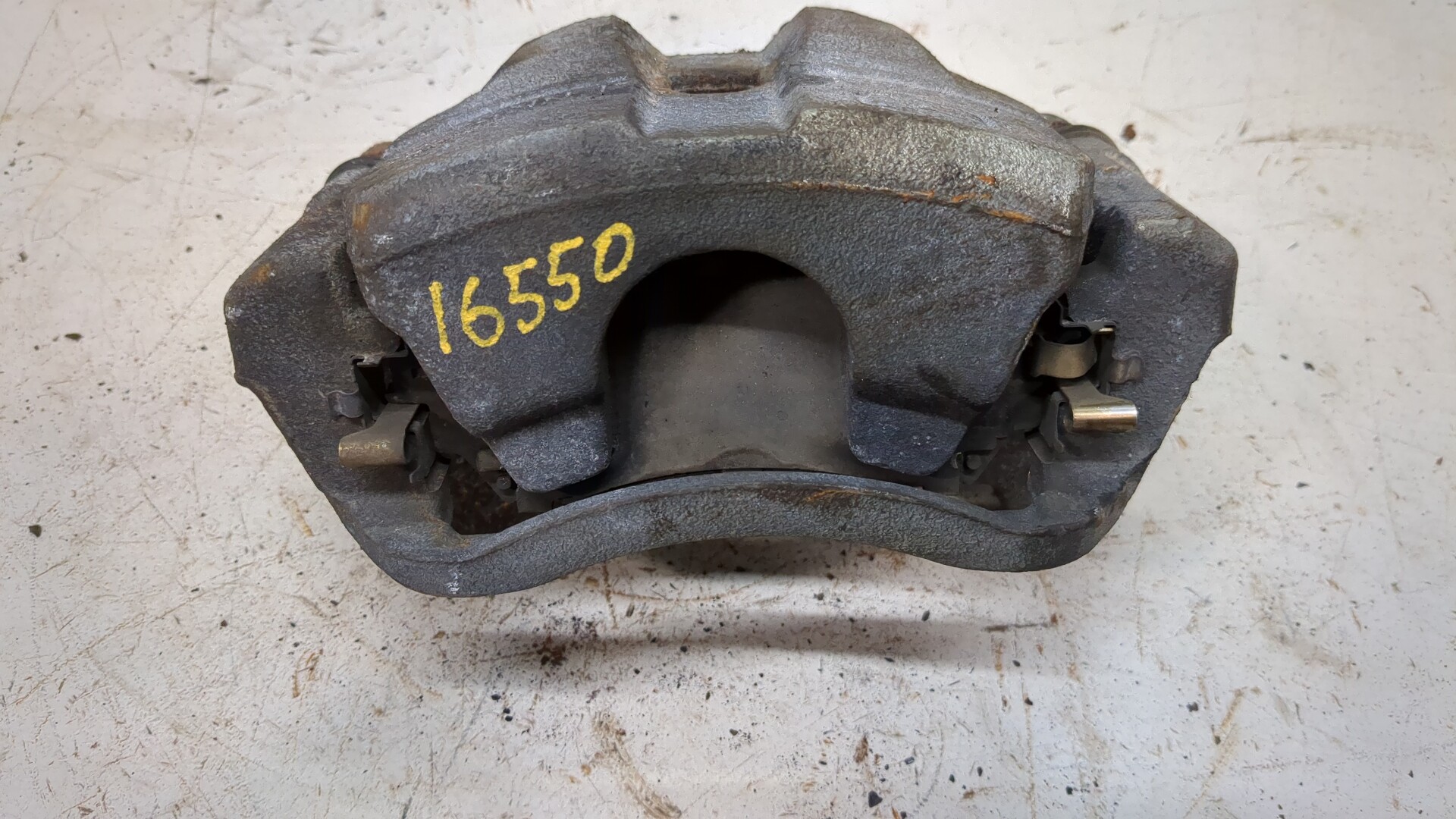 Суппорт передний левый