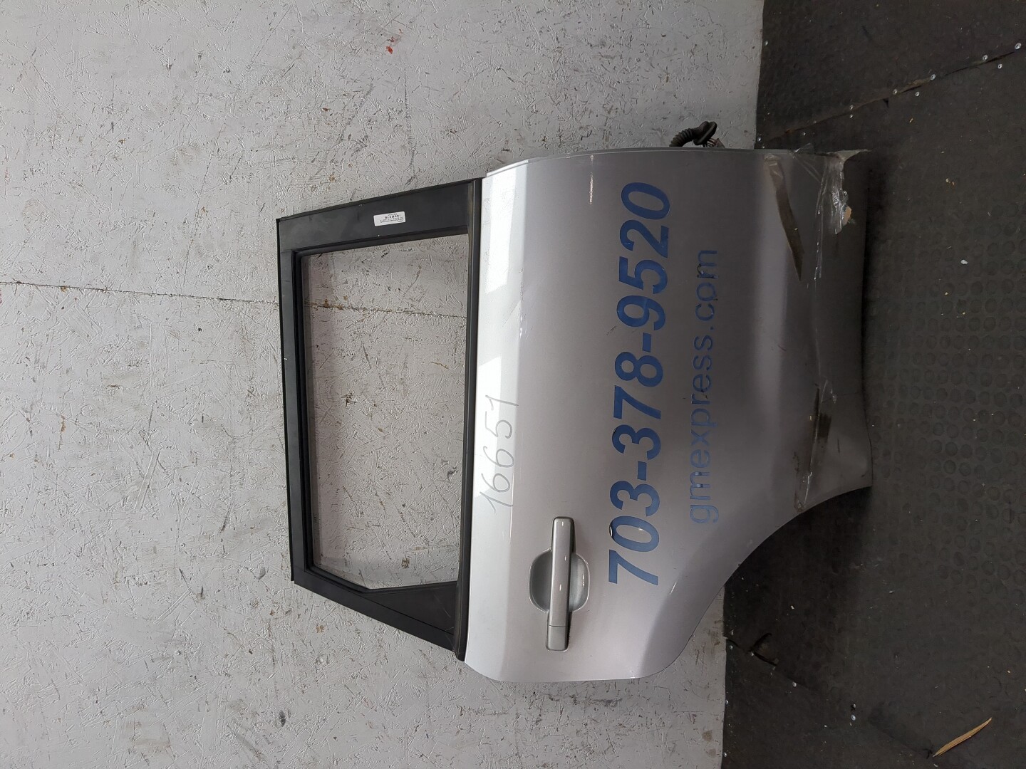 Дверь задняя правая