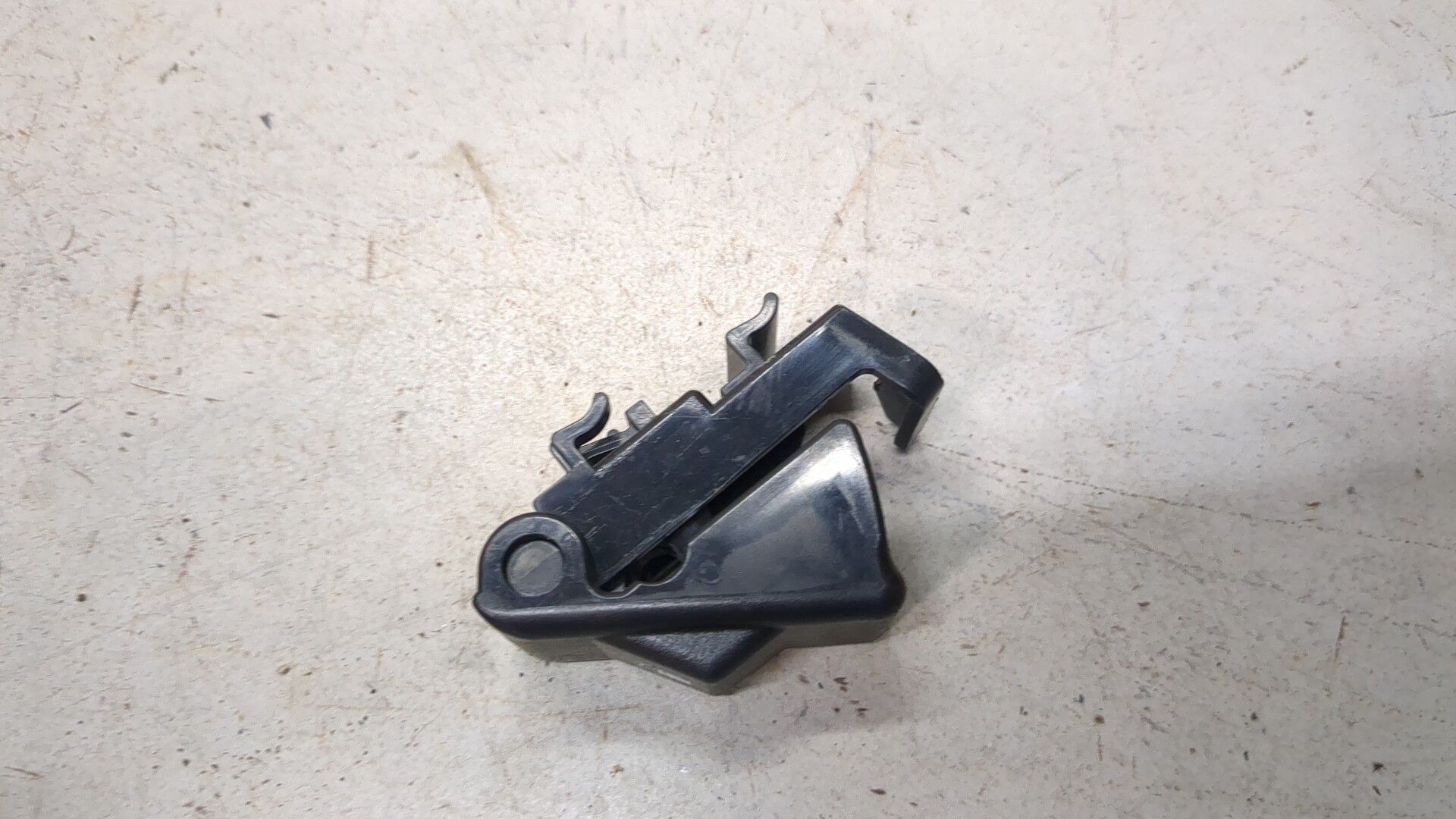 Ручка открывания лючка бензобака