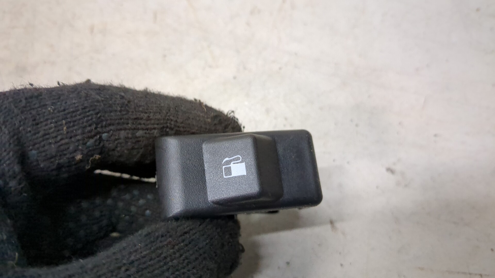 Ручка открывания лючка бензобака