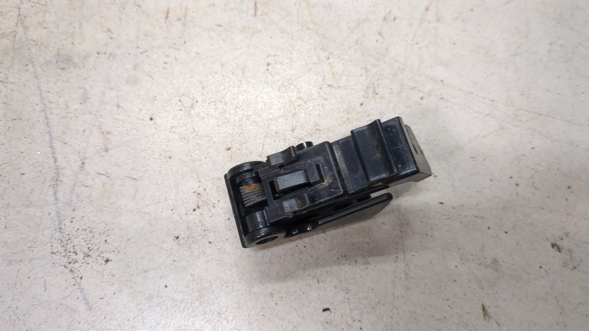 Ручка открывания лючка бензобака