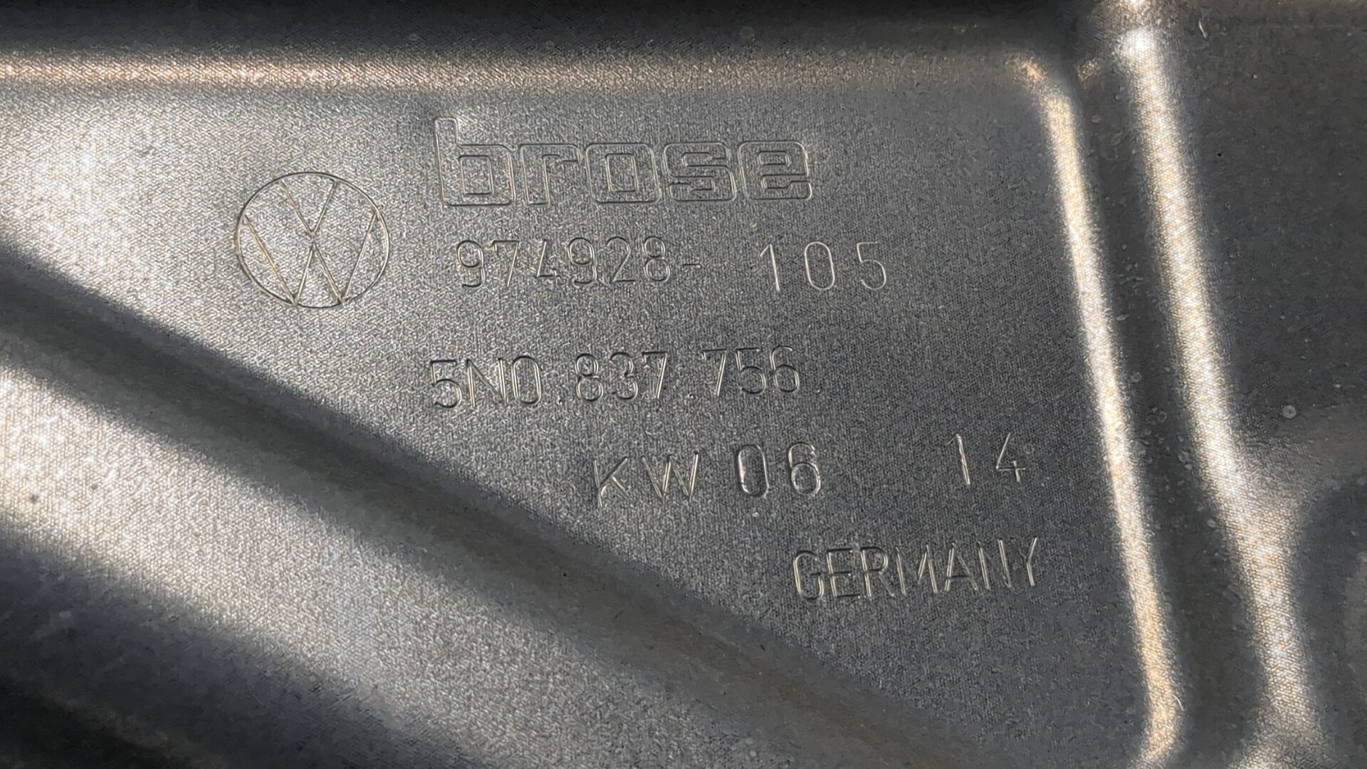 Стеклоподъемник электр. передний правый