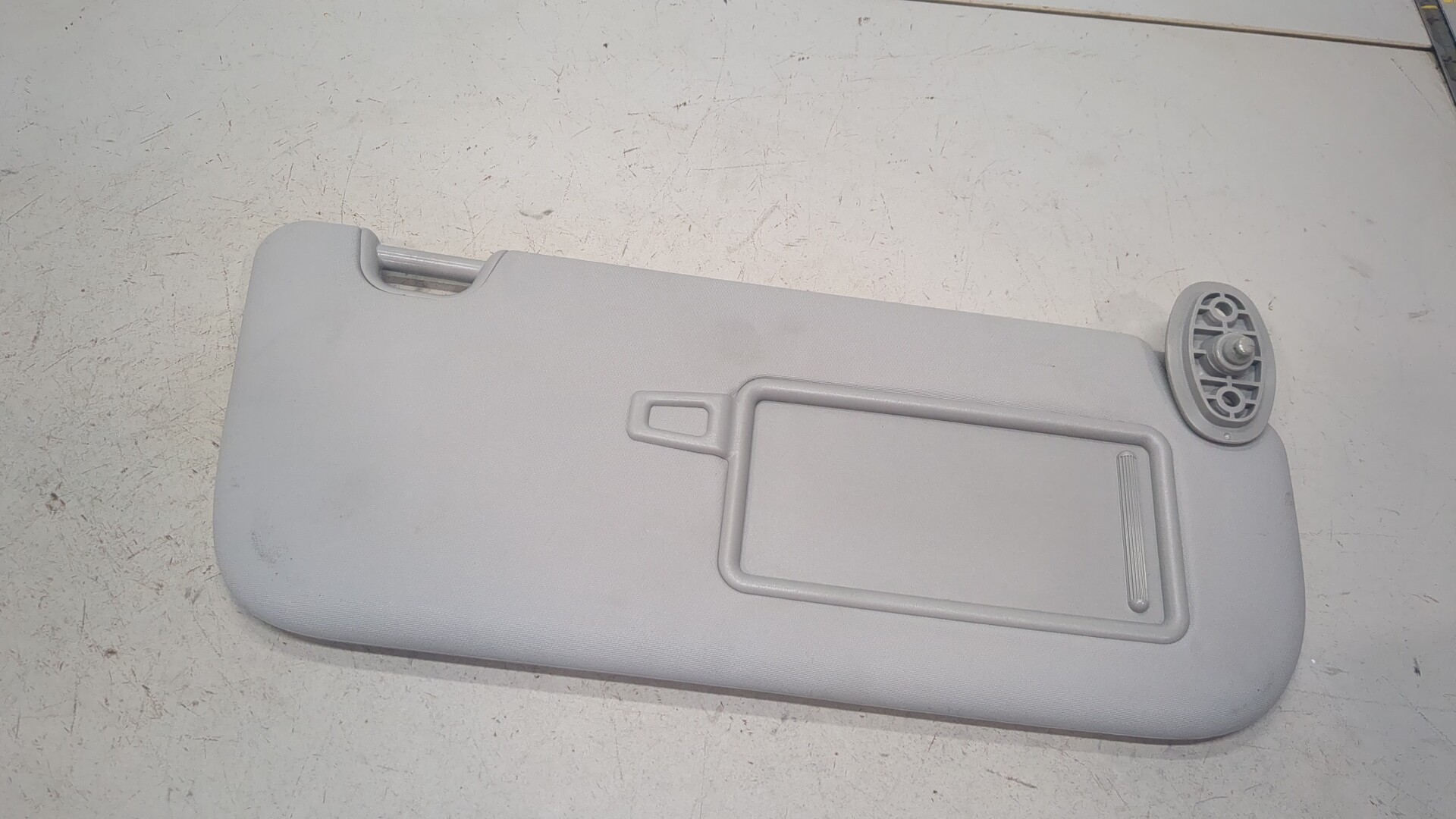 Козырек солнцезащитный