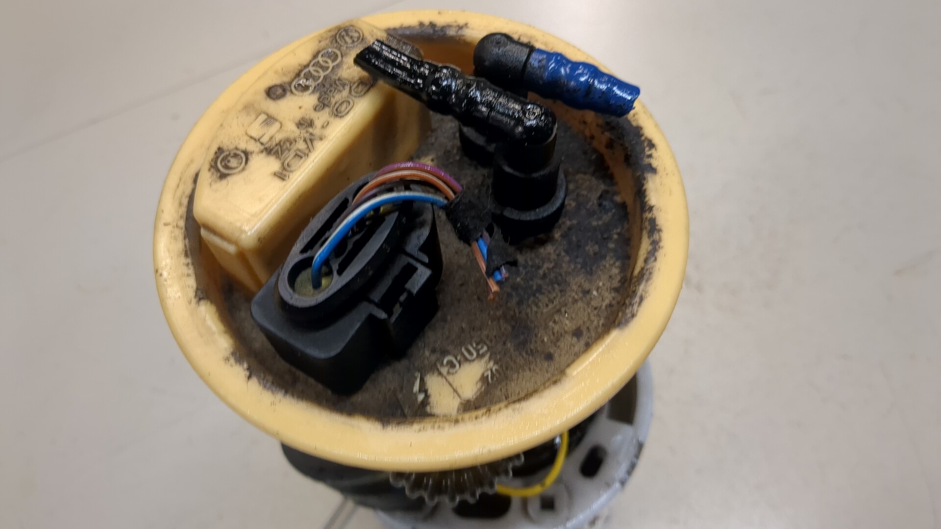 Насос топливный электрический