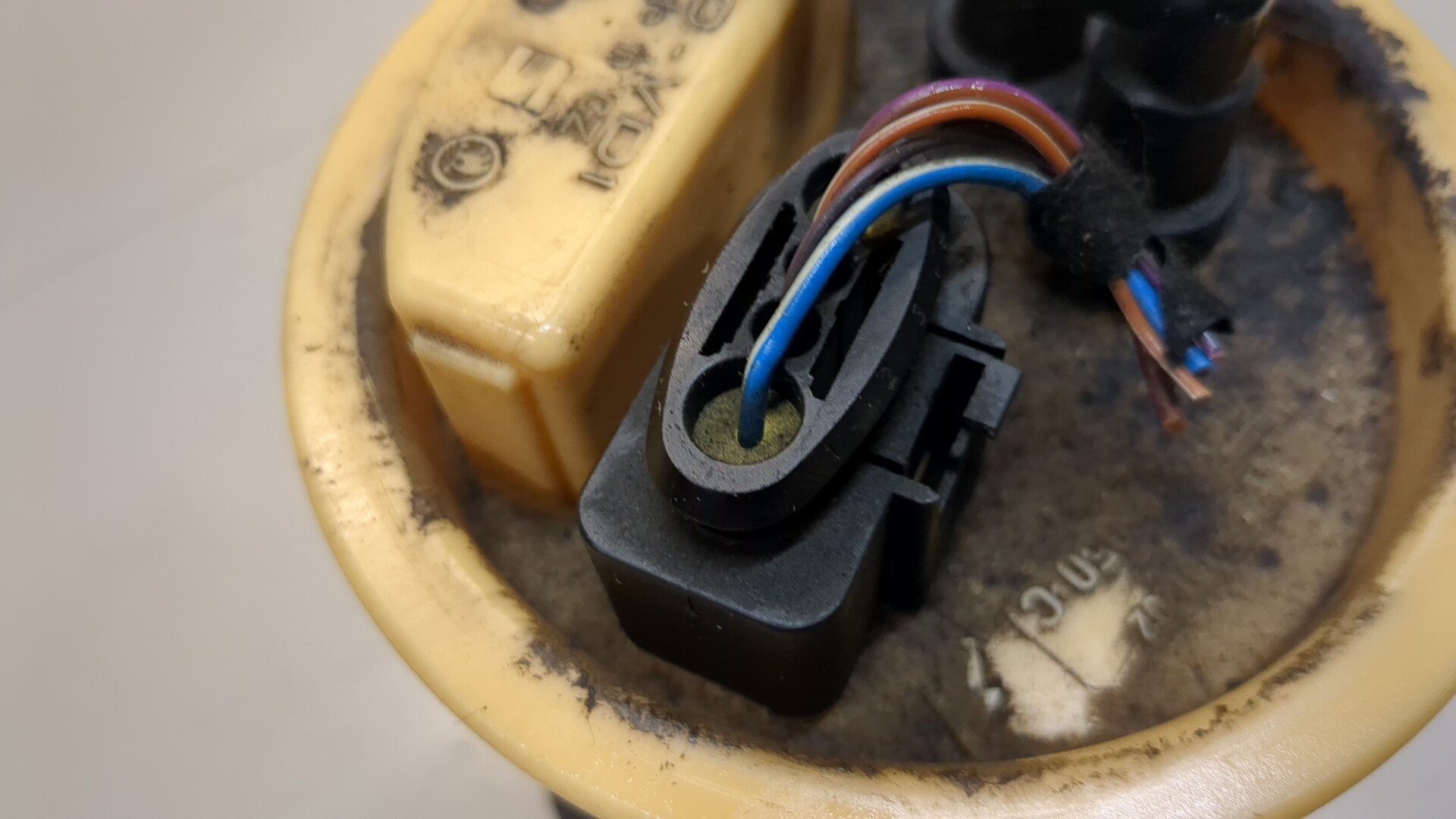 Насос топливный электрический