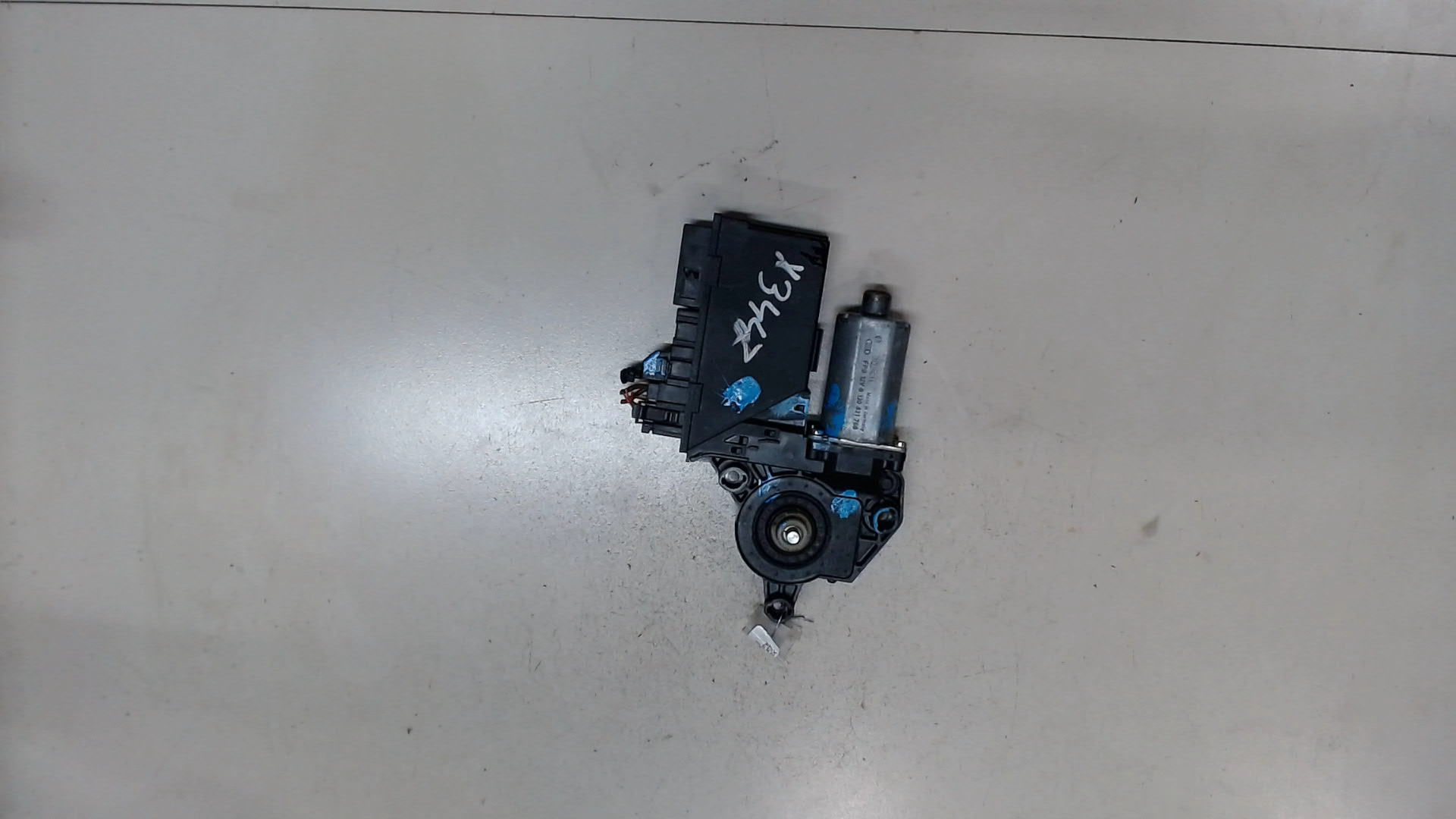 Моторчик стеклоподъемника