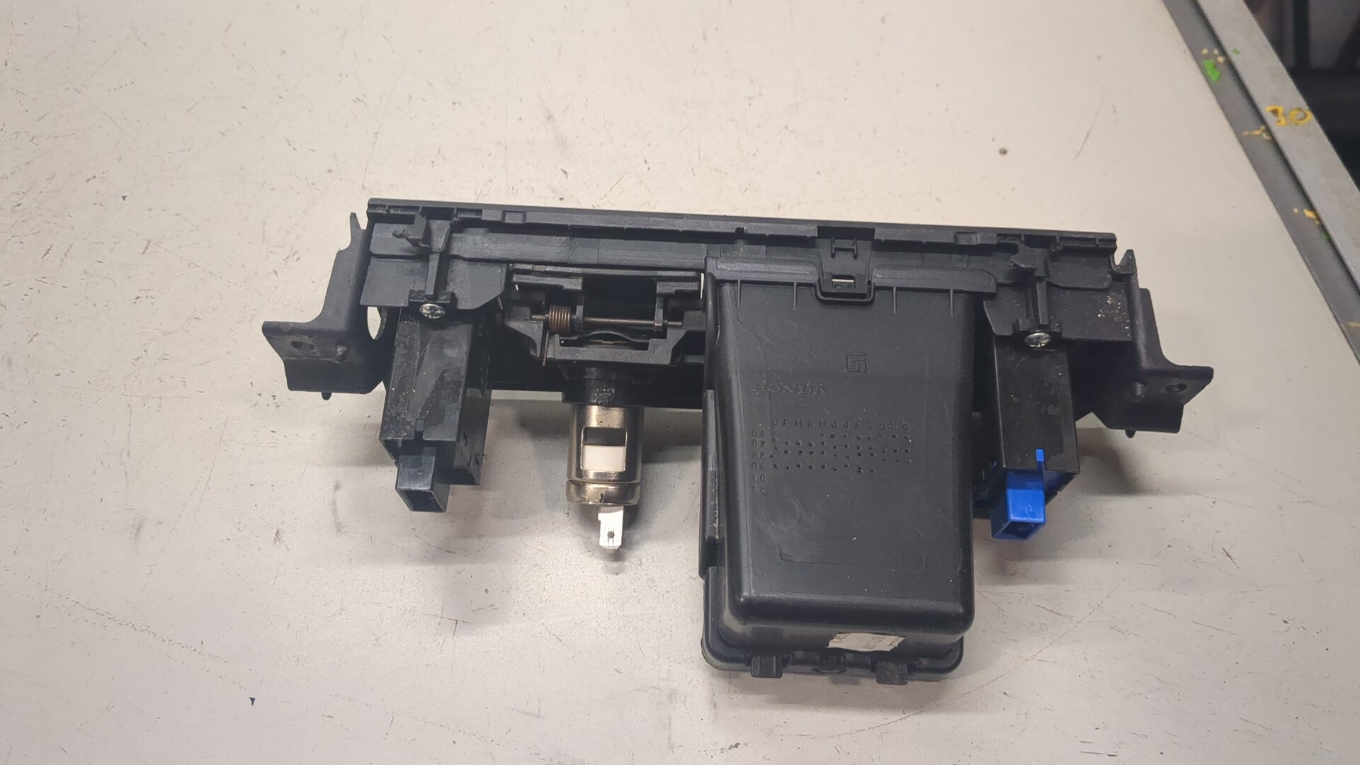 Кнопка обогрева сидений