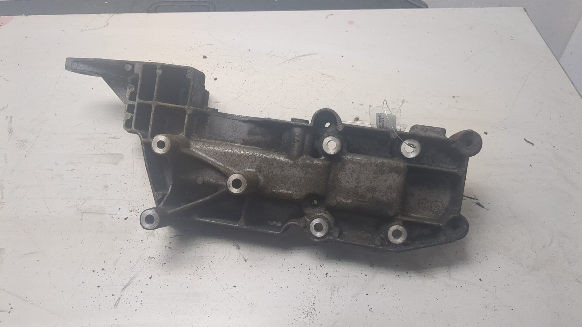 Кронштейн генератора