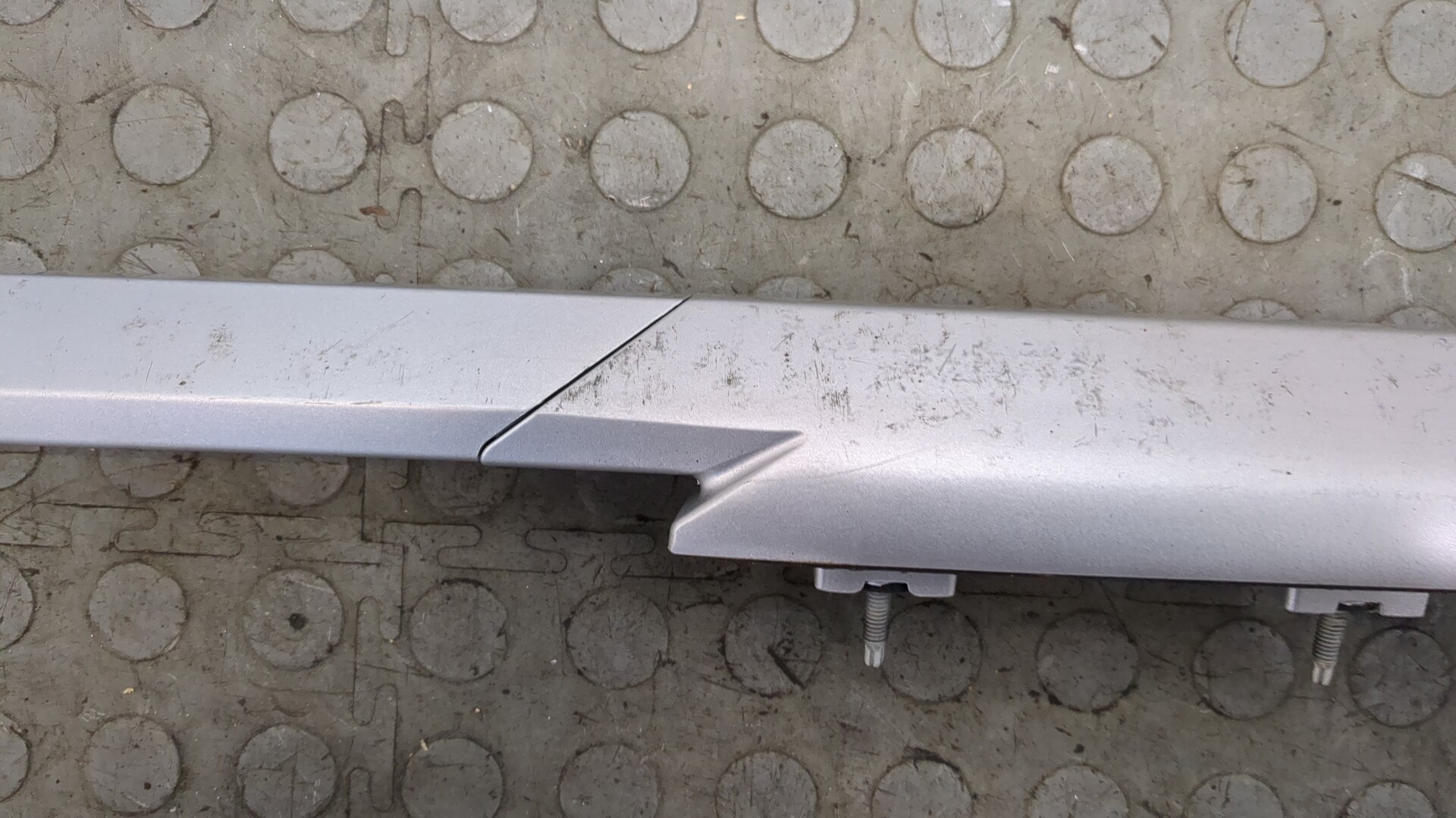 Рейлинг (релинг) правый (планка на крышу)