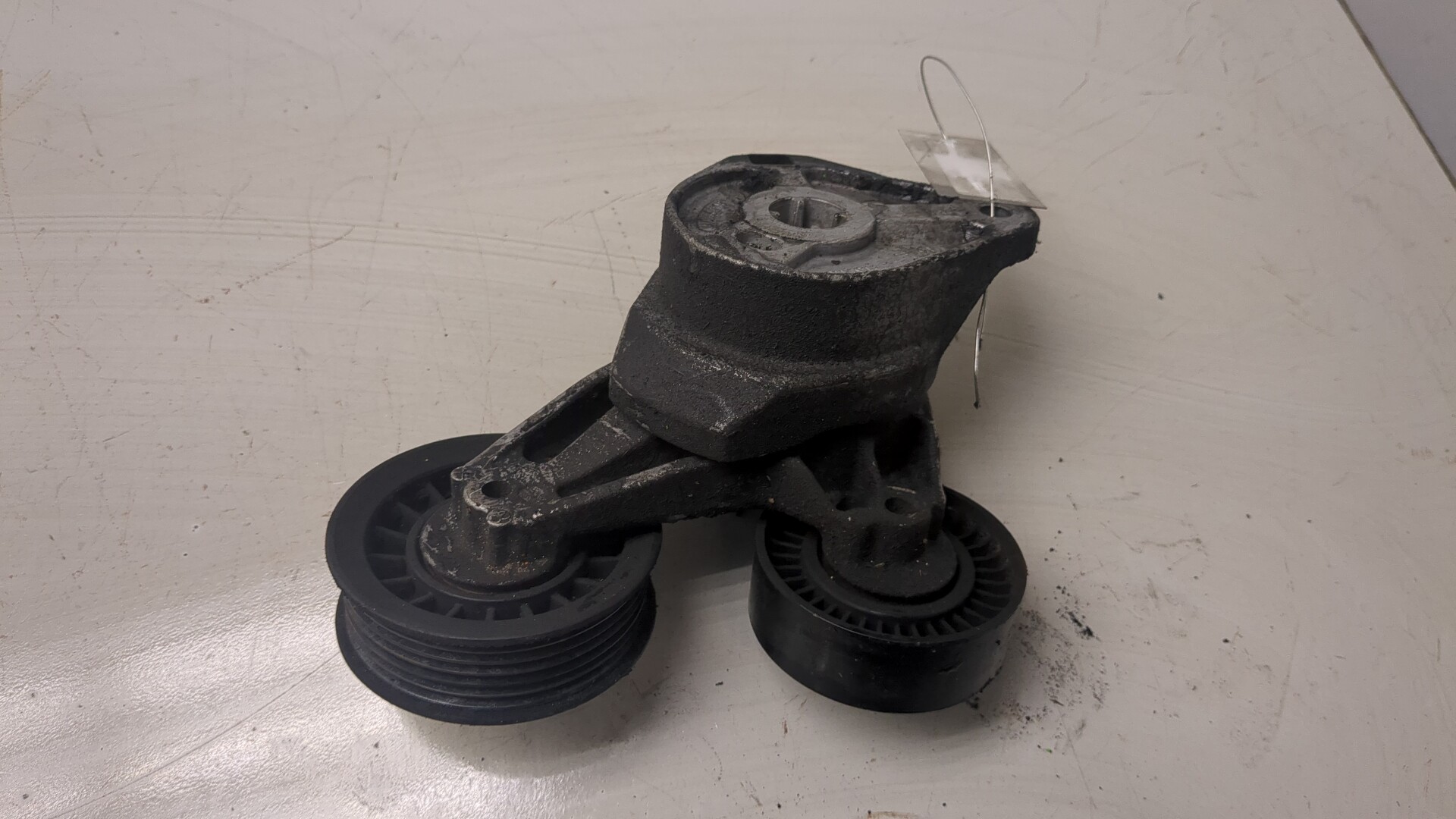 Натяжитель ремня