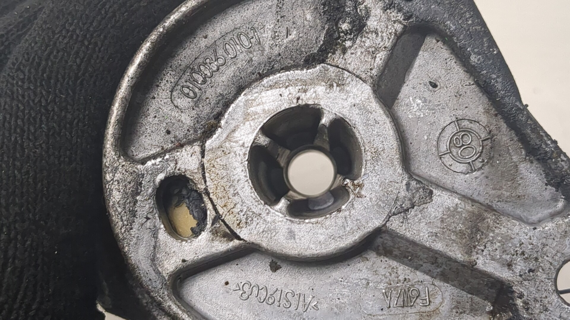 Натяжитель ремня