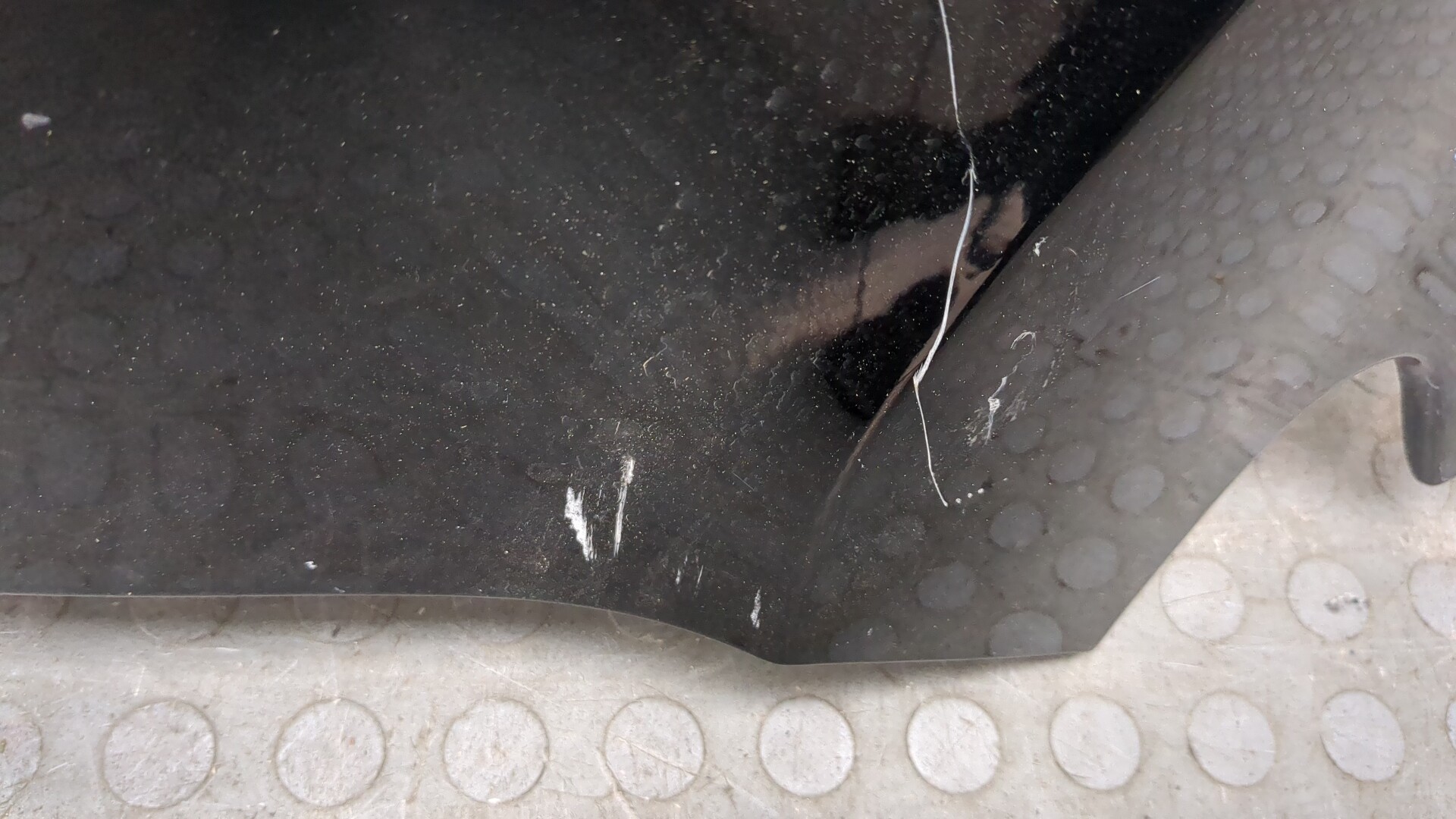 Крыло переднее левое