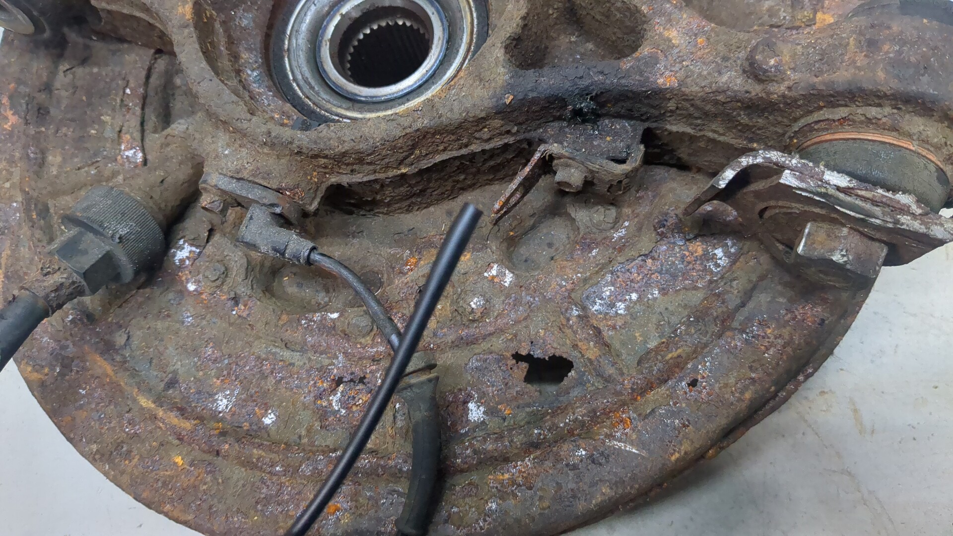 Кулак поворотный задний правый