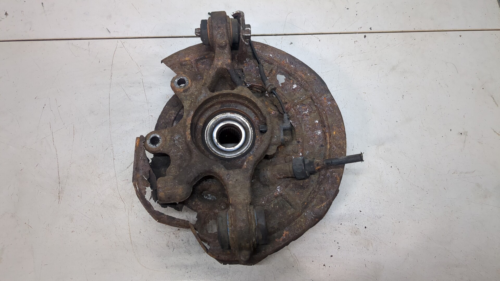 Кулак поворотный задний правый