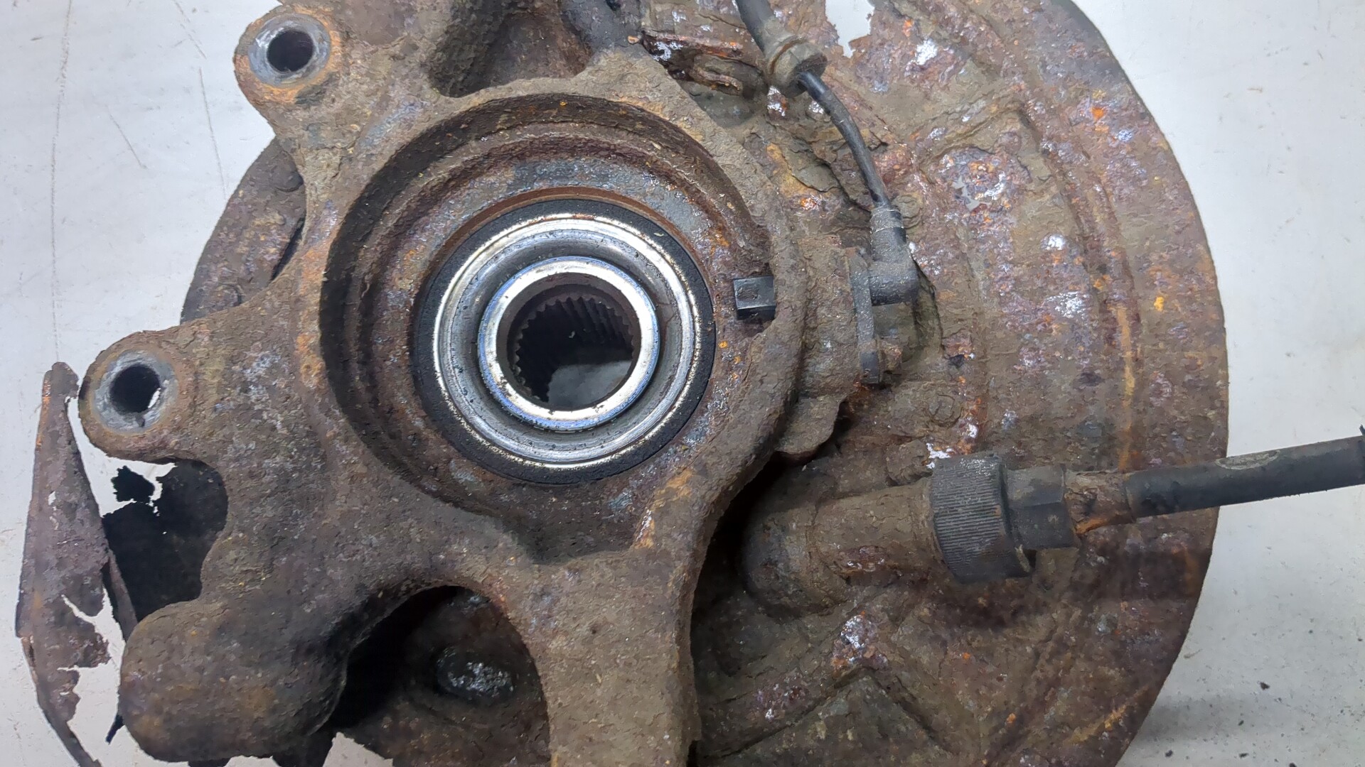 Кулак поворотный задний правый