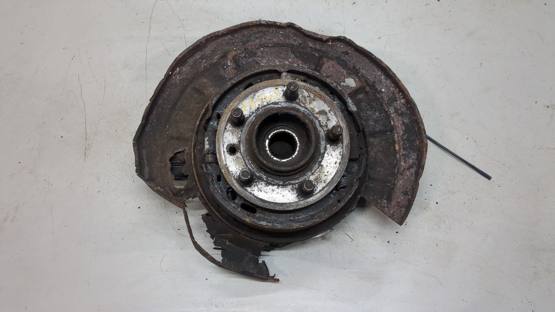 Кулак поворотный задний правый