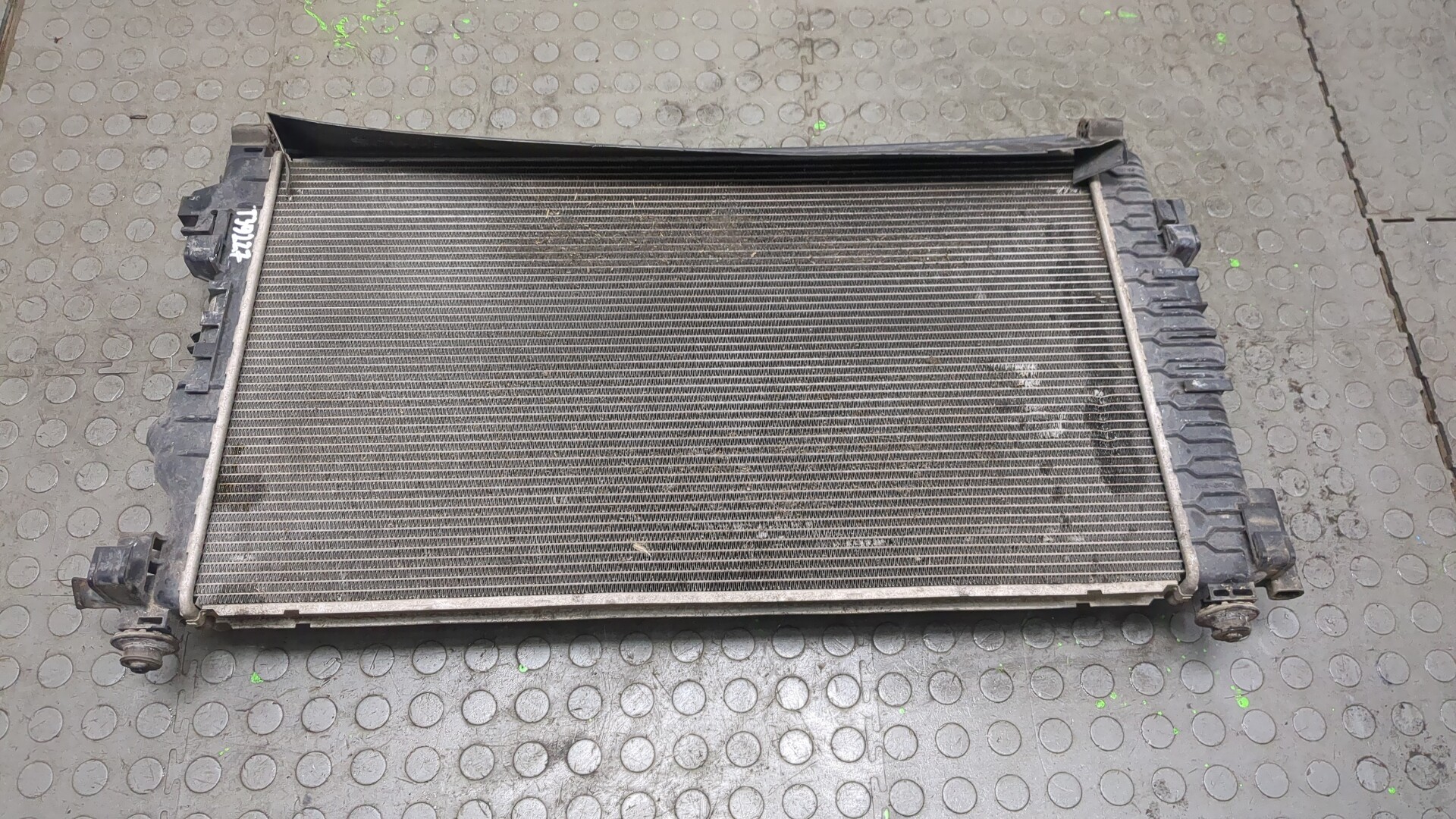 Радиатор охлаждения двигателя основной