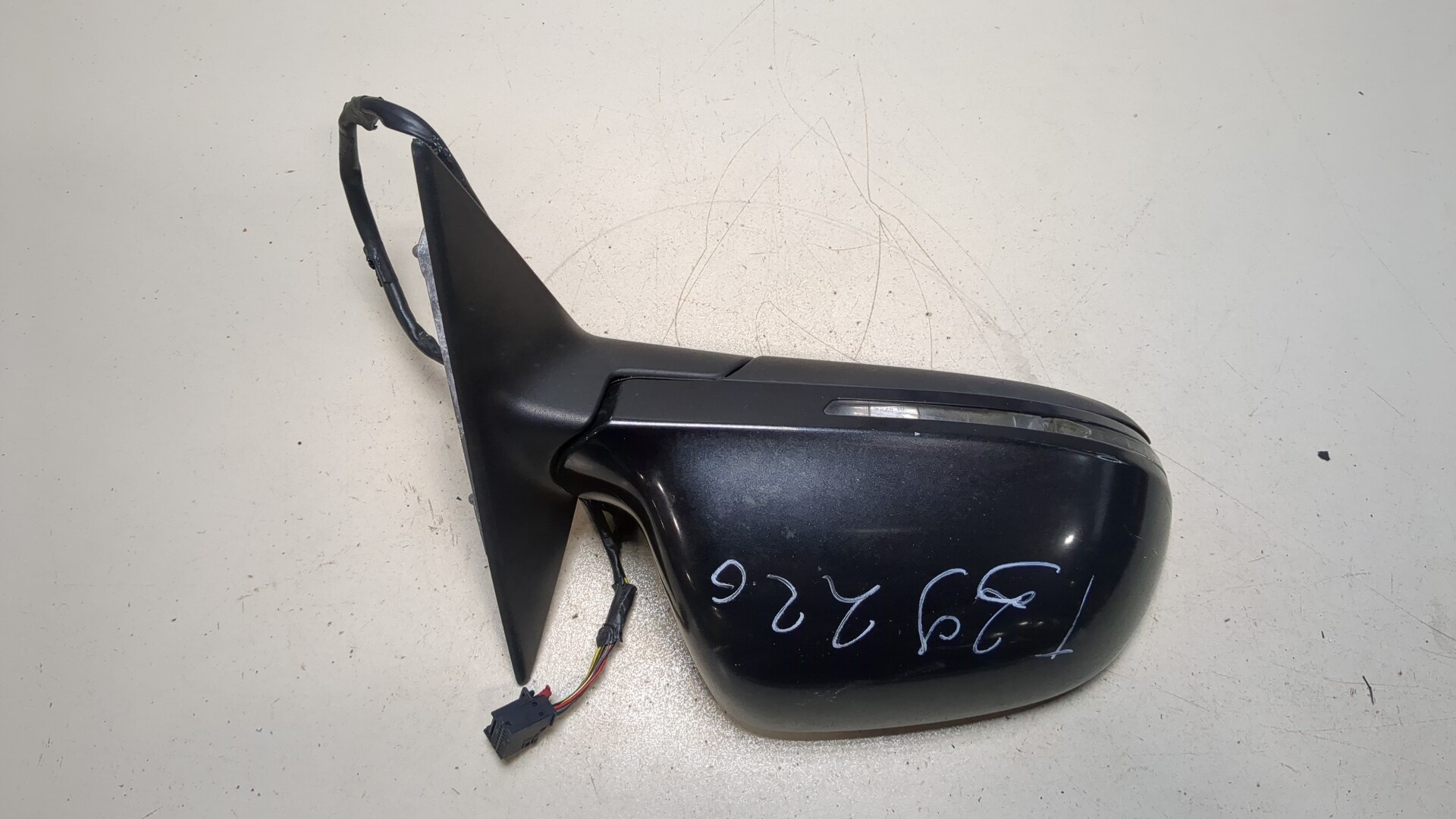 Зеркало правое электрическое