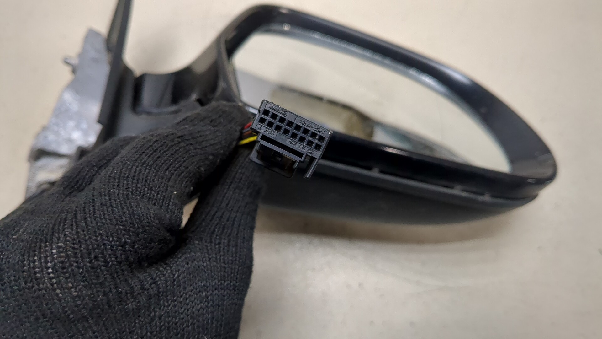 Зеркало правое электрическое