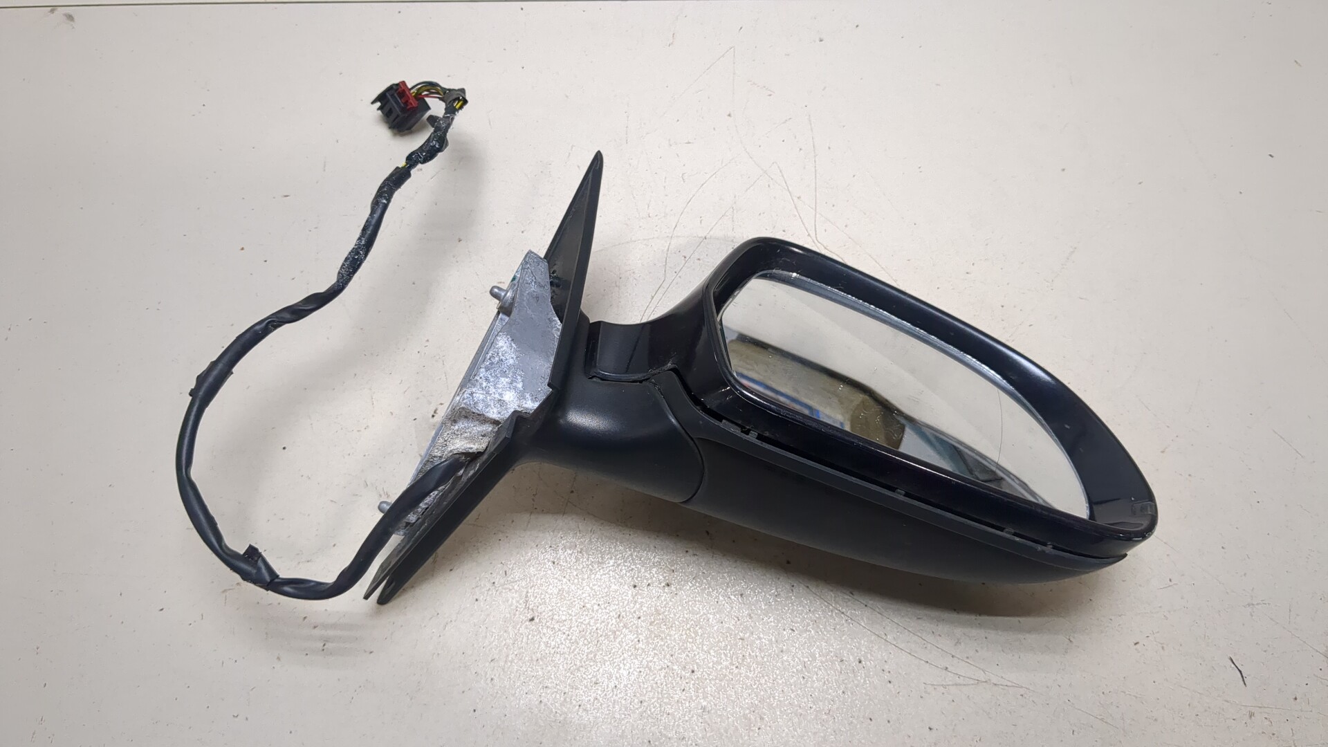 Зеркало правое электрическое