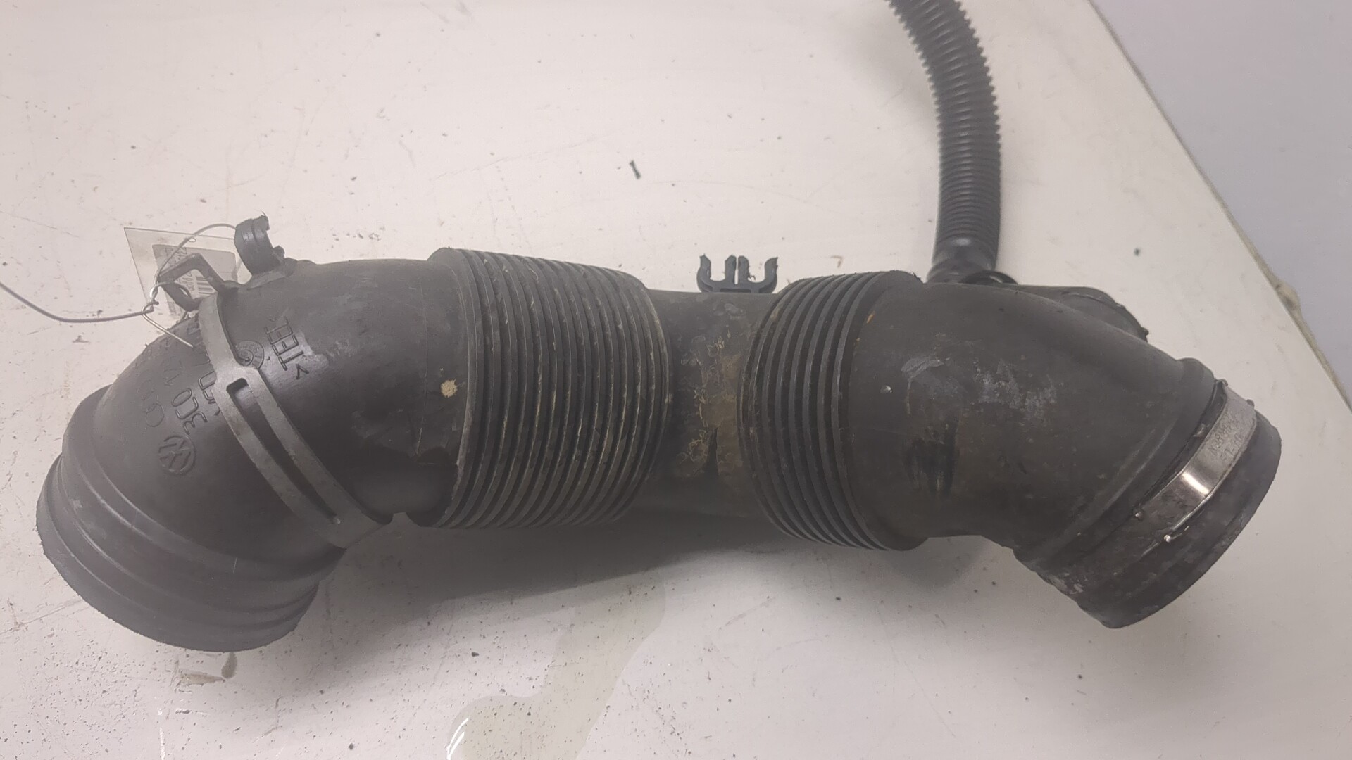 Патрубок воздушного фильтра