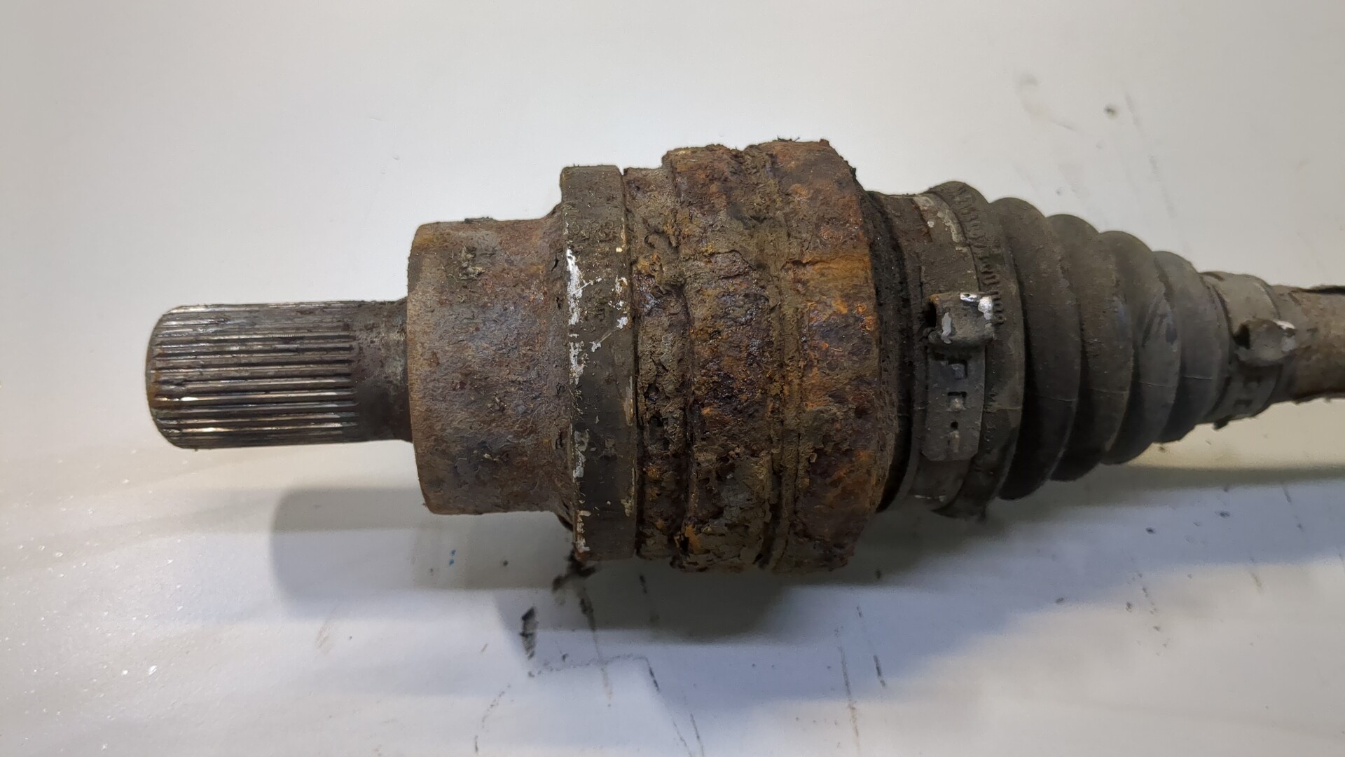 Полуось задняя